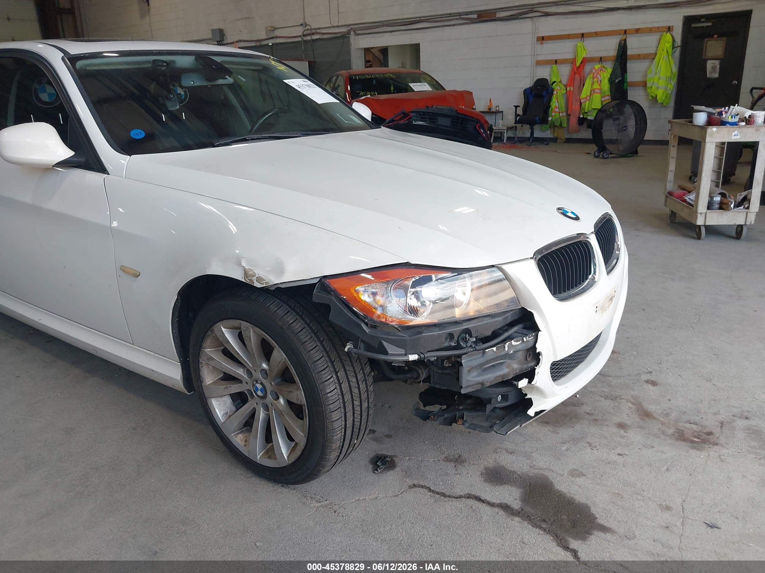 2011 Bmw 328i Xdrive White vin: WBAPK7C53BA463883