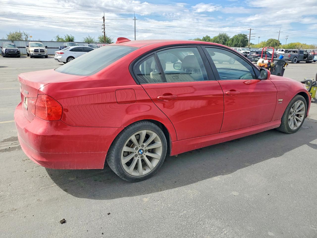 2011 Bmw 328 Xi Red vin: WBAPK7C53BA817532