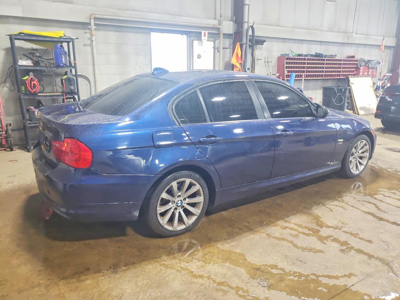 2011 Bmw 328 Xi Blue vin: WBAPK7C53BA819099