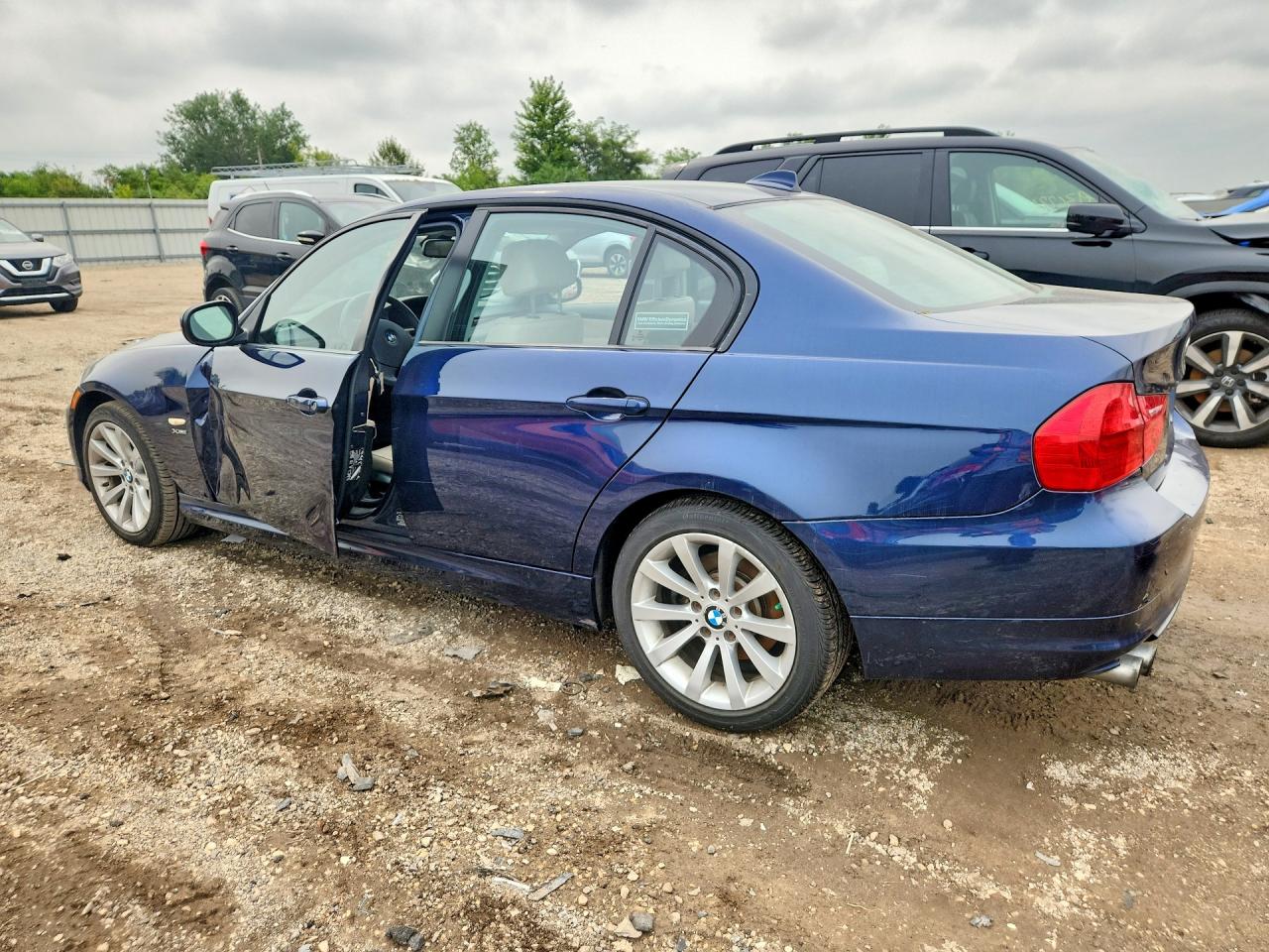2011 Bmw 328 Xi Blue vin: WBAPK7C53BF087205