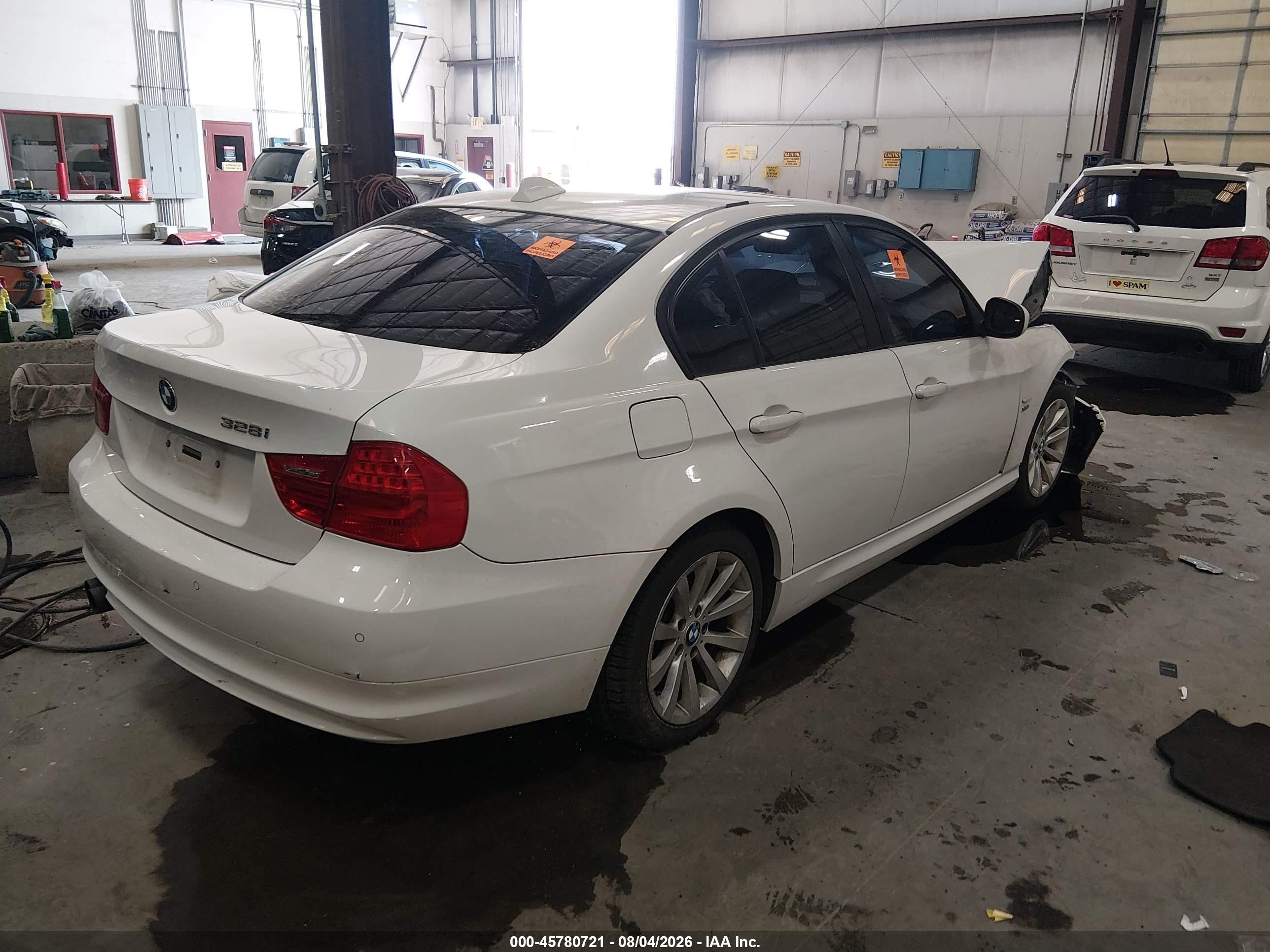 2011 Bmw 328i Xdrive White vin: WBAPK7C54BA819354