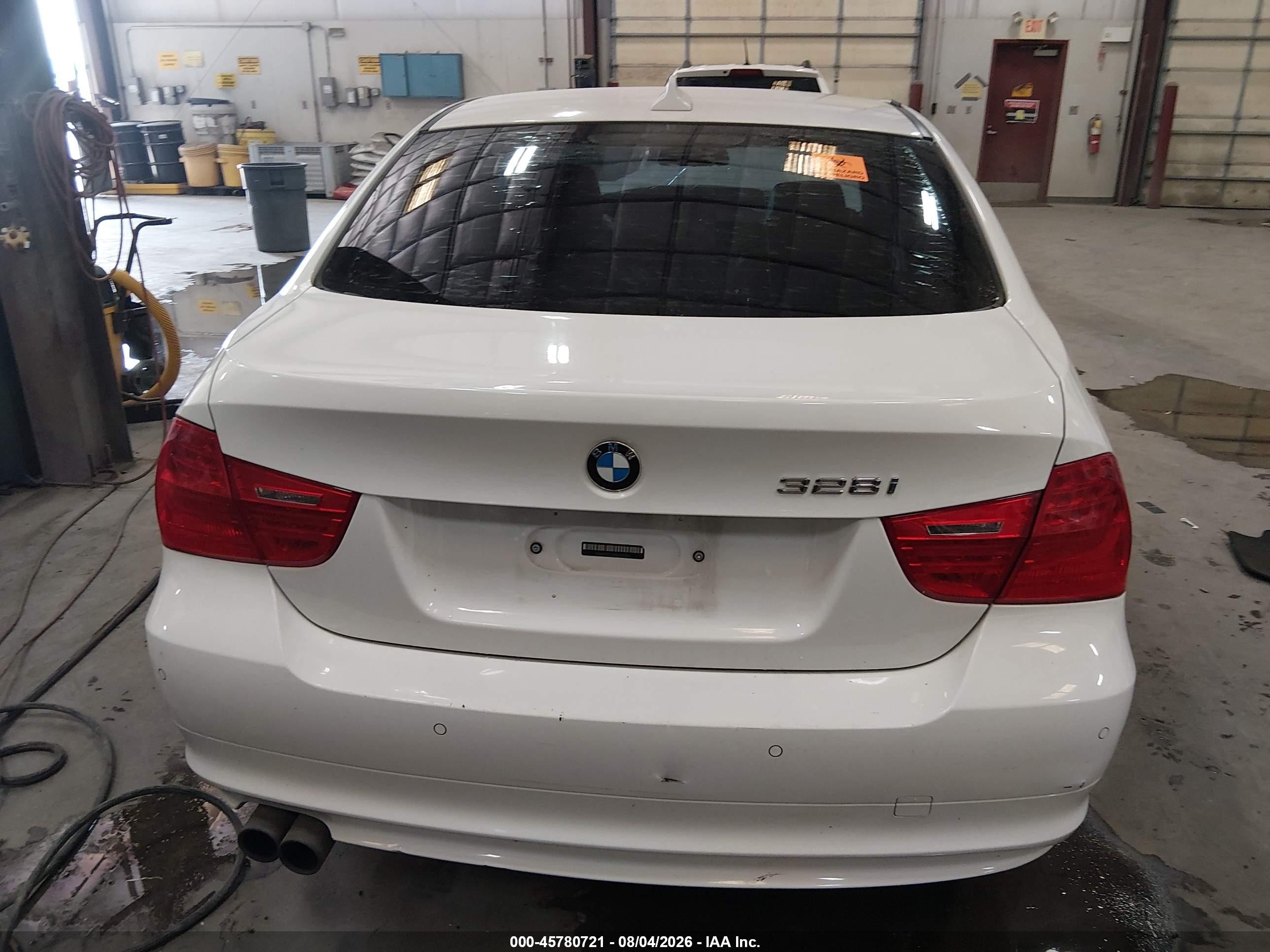 2011 Bmw 328i Xdrive White vin: WBAPK7C54BA819354