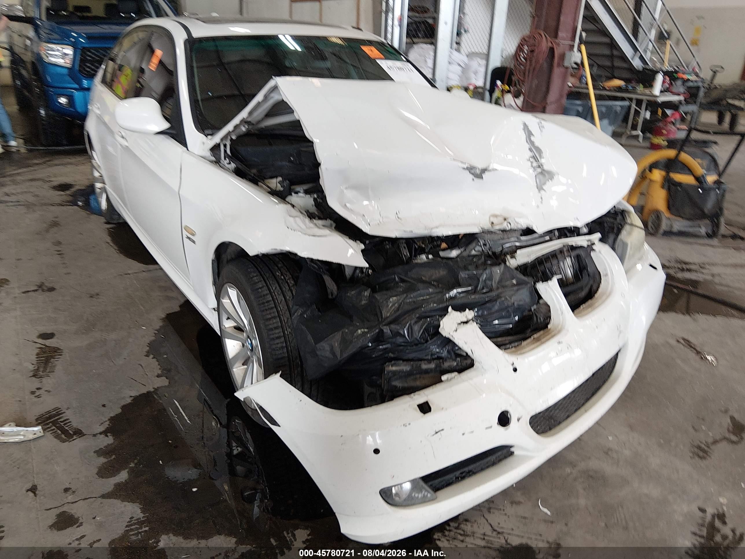 2011 Bmw 328i Xdrive White vin: WBAPK7C54BA819354