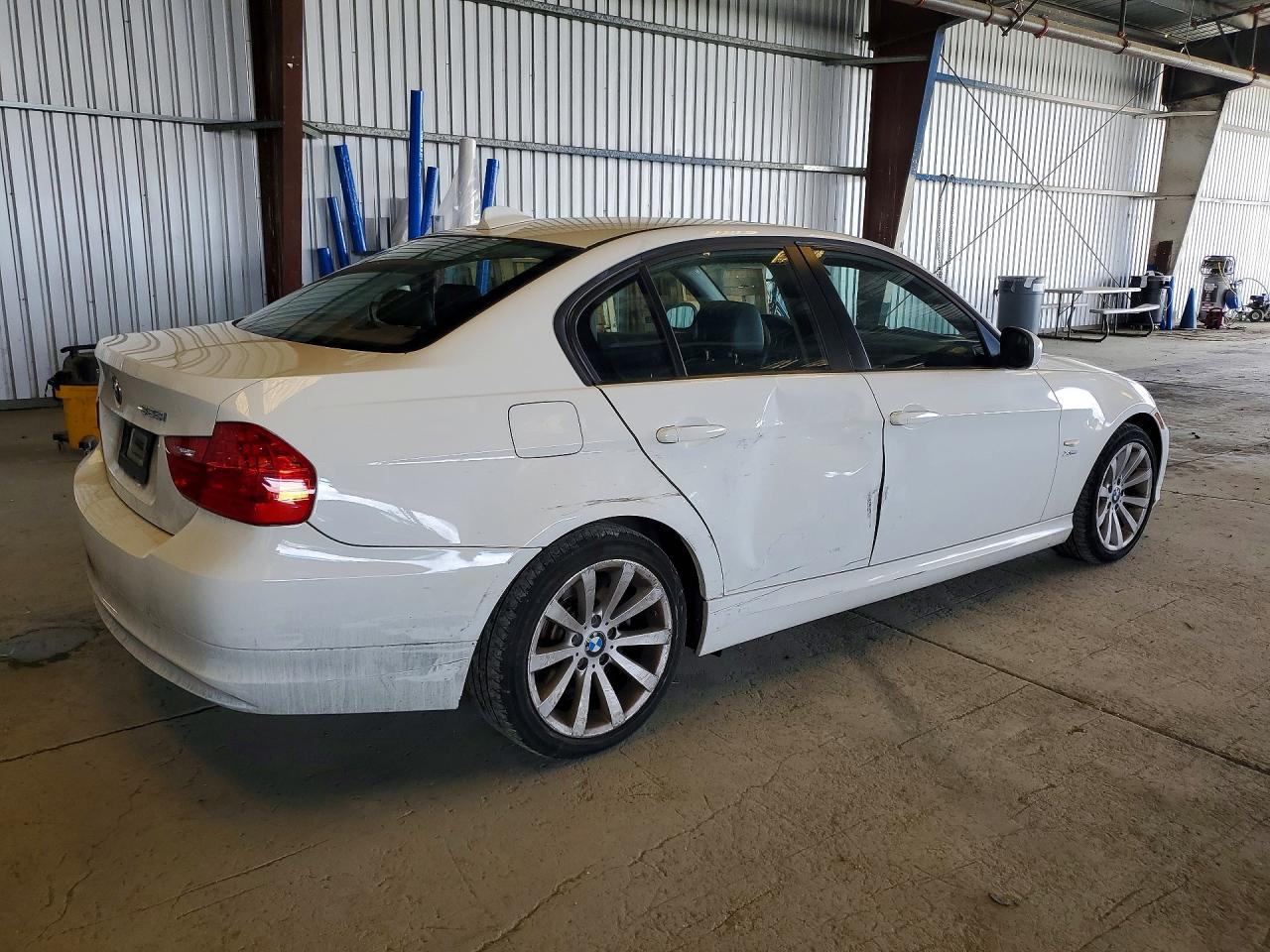 2010 Bmw 328 Xi White vin: WBAPK7C55AA458330