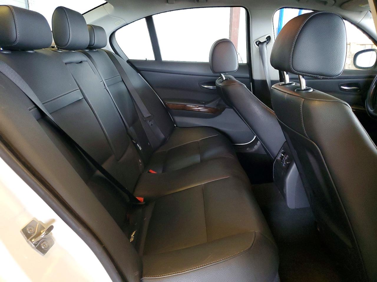2010 Bmw 328 Xi White vin: WBAPK7C55AA458330
