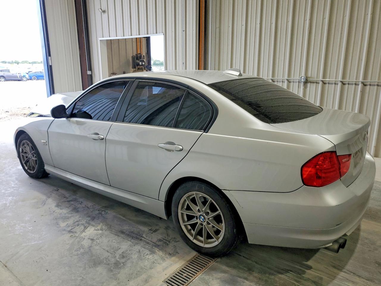 2010 Bmw 328 Xi Silver vin: WBAPK7C55AA461826