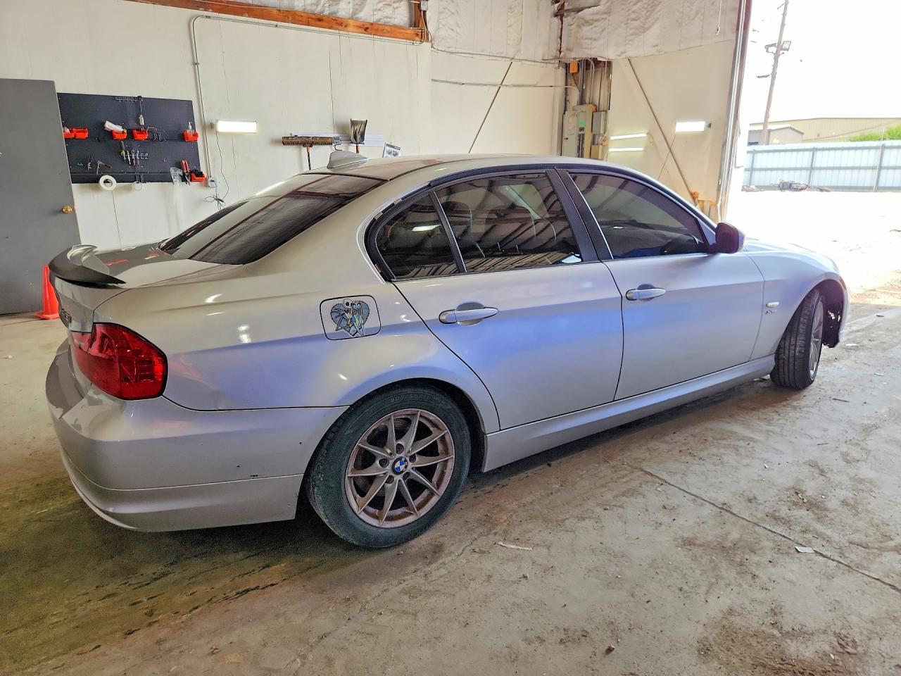 2010 Bmw 328 Xi Silver vin: WBAPK7C56AA460412