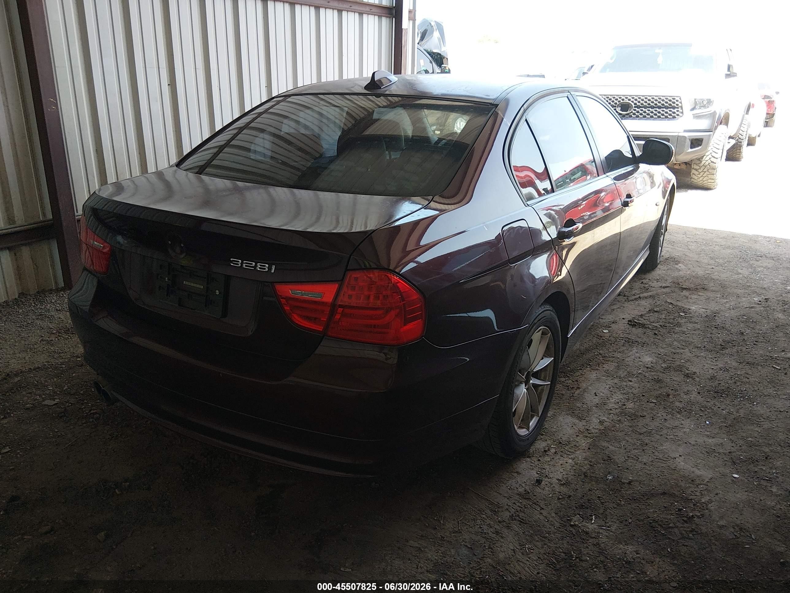 2010 Bmw 328i Xdrive Maroon vin: WBAPK7C57AA461942