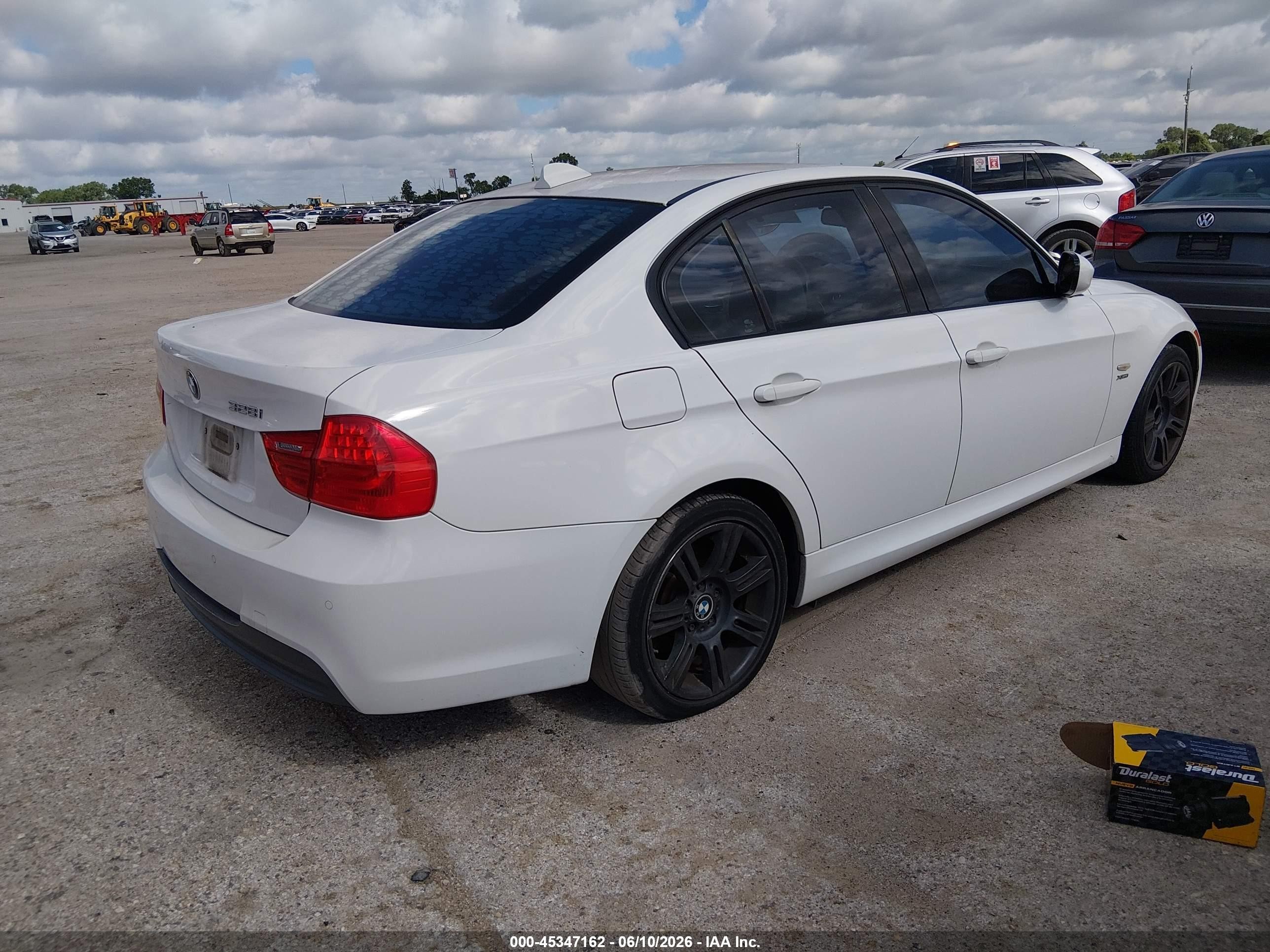 2011 Bmw 328i Xdrive White vin: WBAPK7C57BA819526