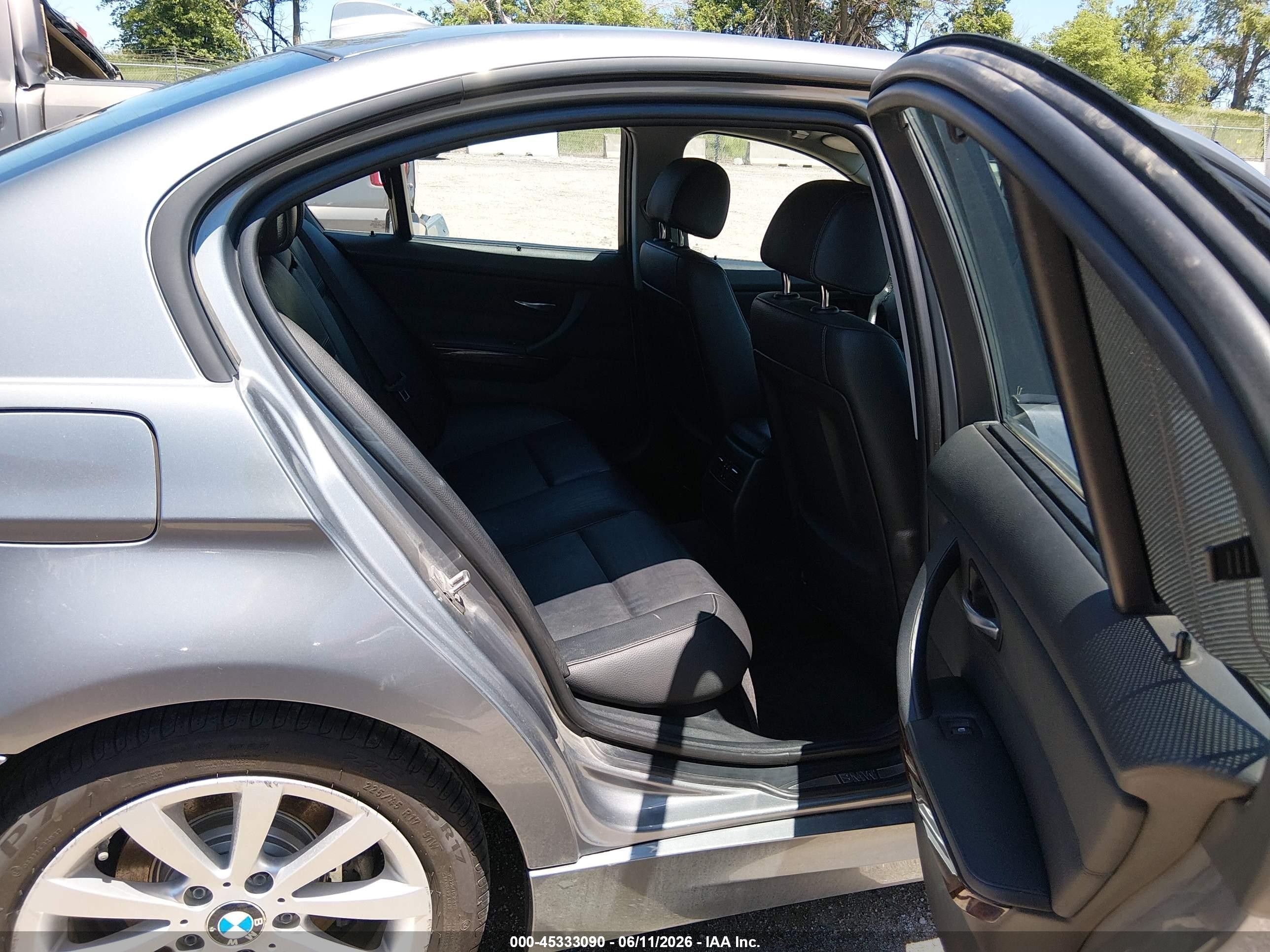 2011 Bmw 328i Xdrive Silver vin: WBAPK7C58BA771504