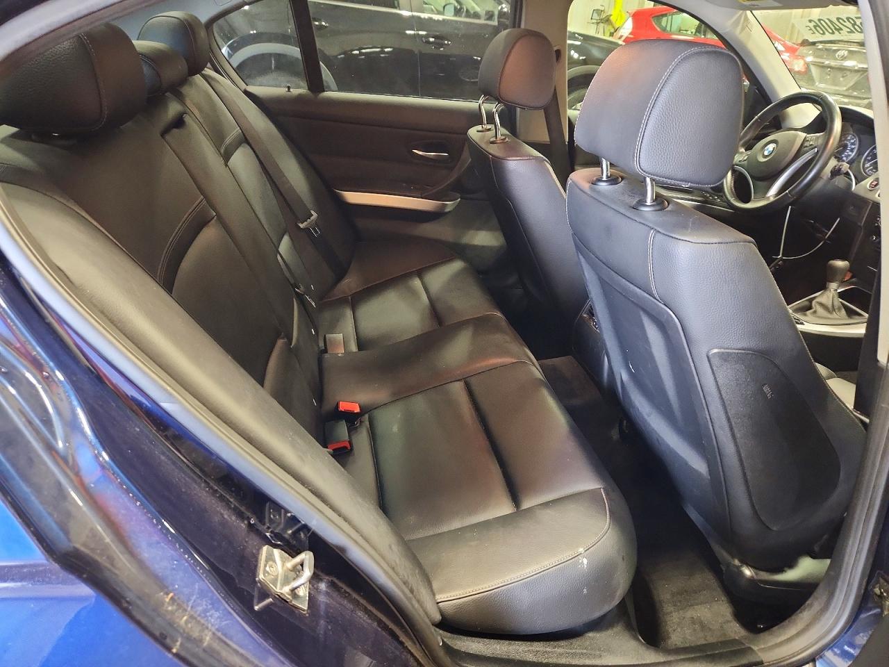 2011 Bmw 328 Xi Blue vin: WBAPK7C58BA772118