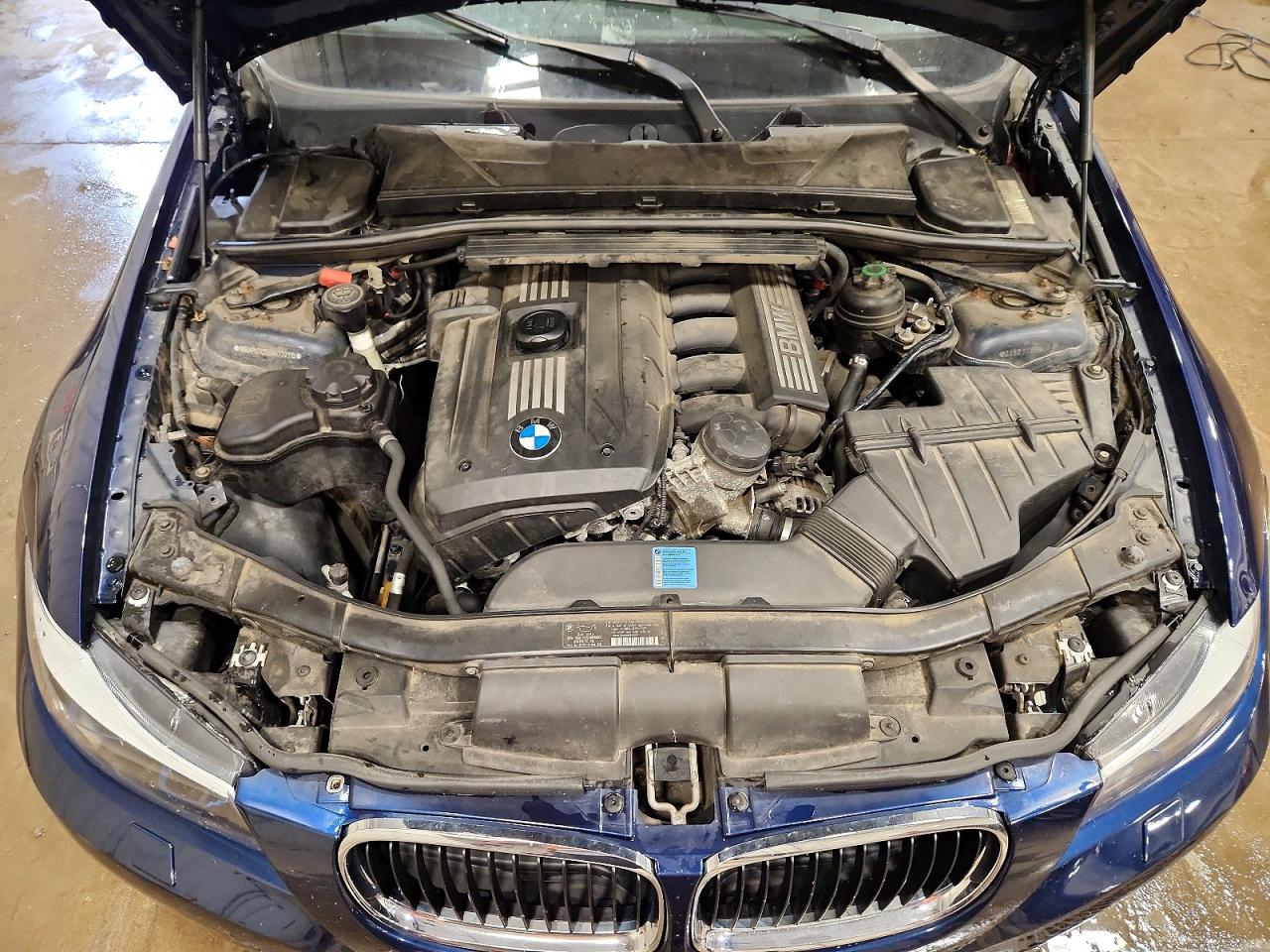 2011 Bmw 328 Xi Blue vin: WBAPK7C58BA772118