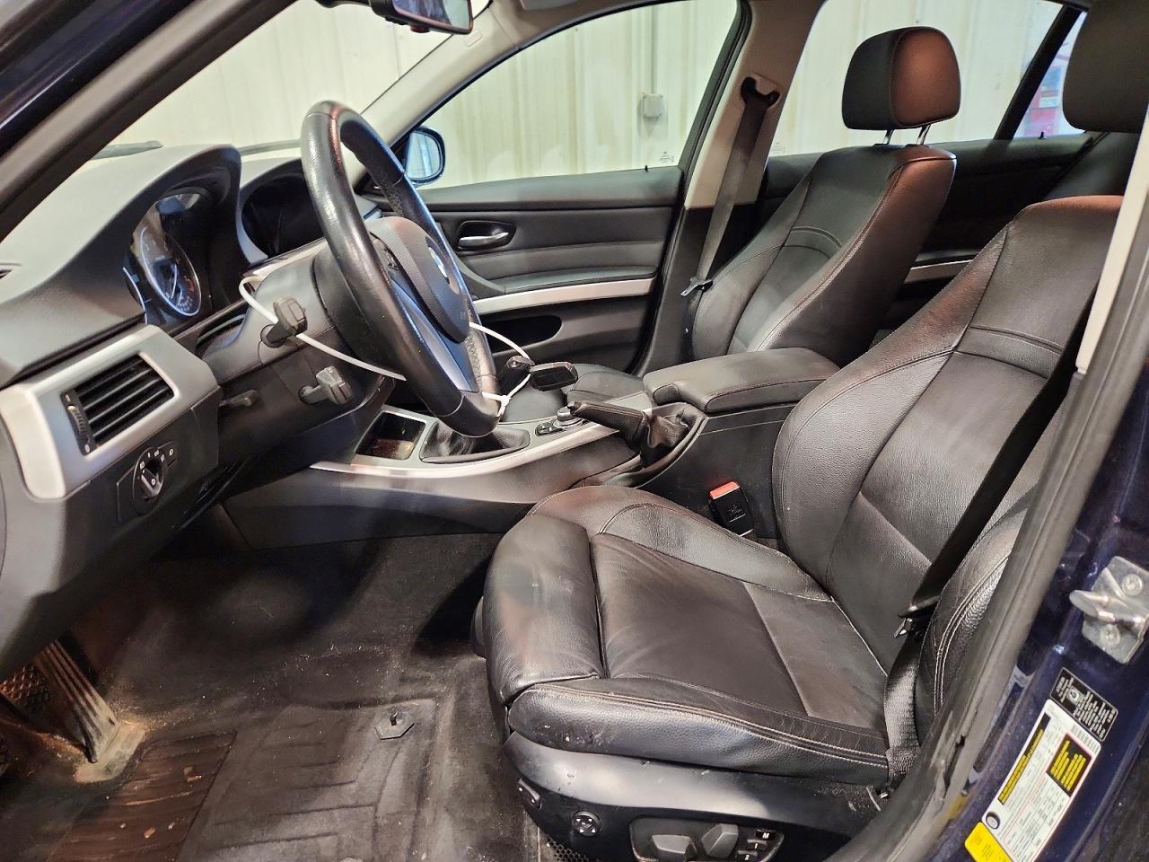 2011 Bmw 328 Xi Blue vin: WBAPK7C58BA772118