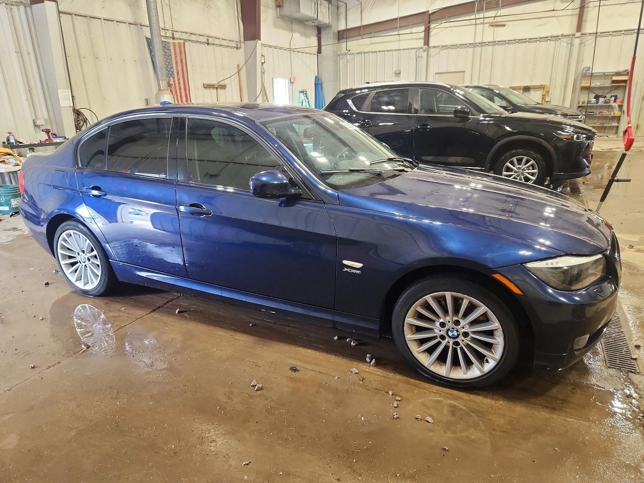 2011 Bmw 328 Xi Blue vin: WBAPK7C58BA772118