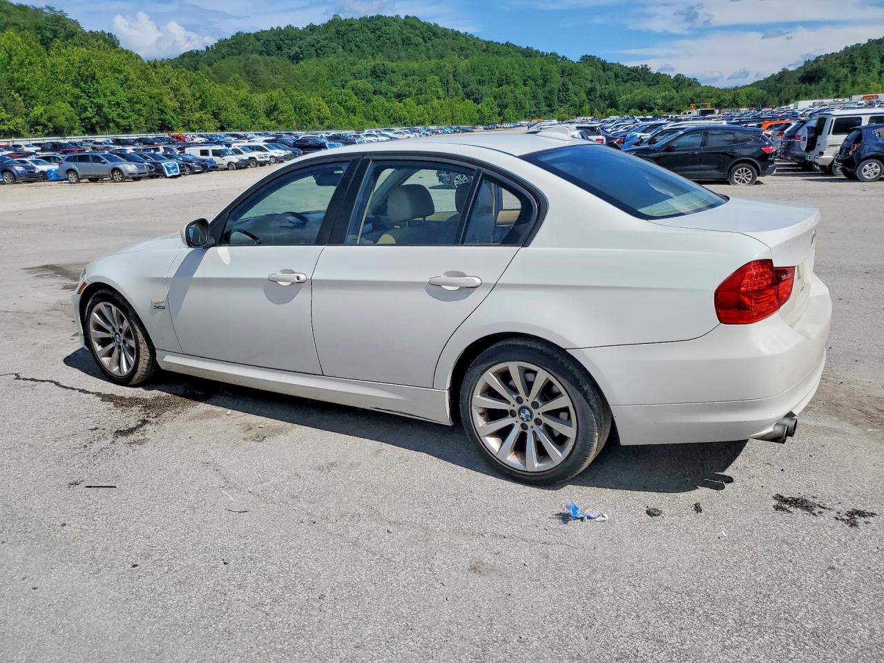 2011 Bmw 328 Xi Белый vin: WBAPK7C58BA970164