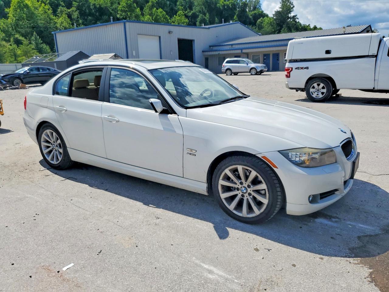 2011 Bmw 328 Xi Белый vin: WBAPK7C58BA970164