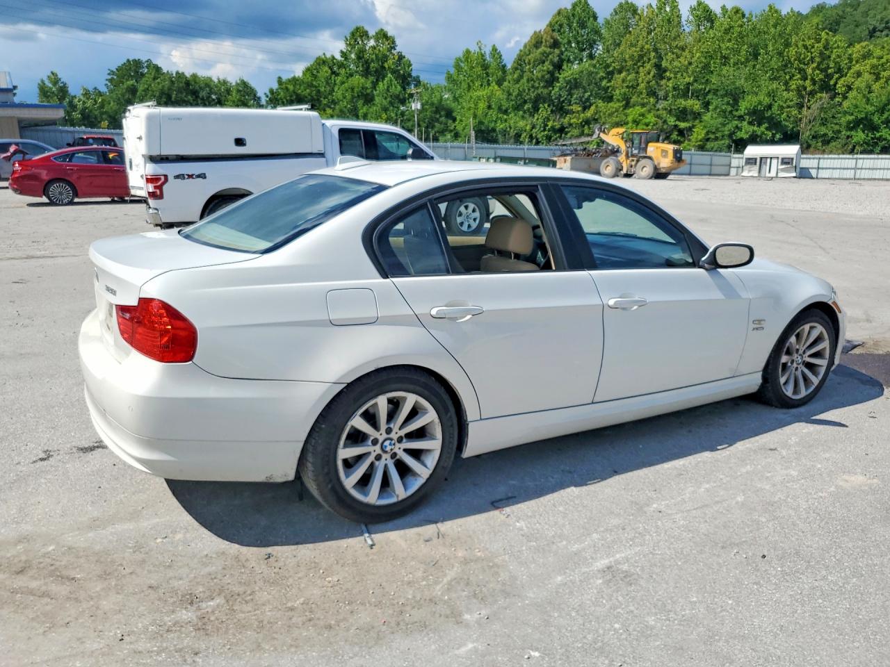 2011 Bmw 328 Xi Белый vin: WBAPK7C58BA970164