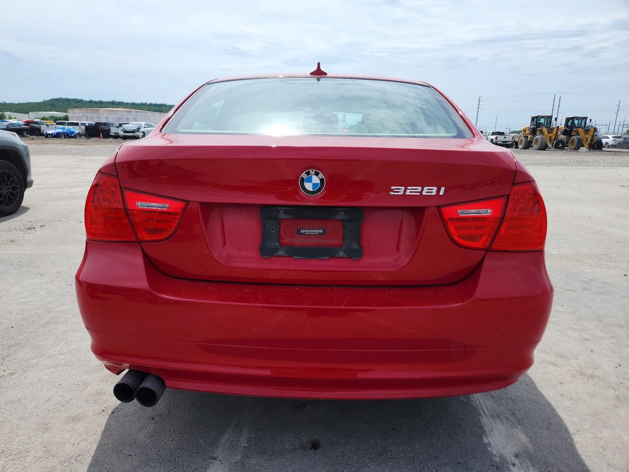 2011 Bmw 328 Xi Red vin: WBAPK7C59BF195358