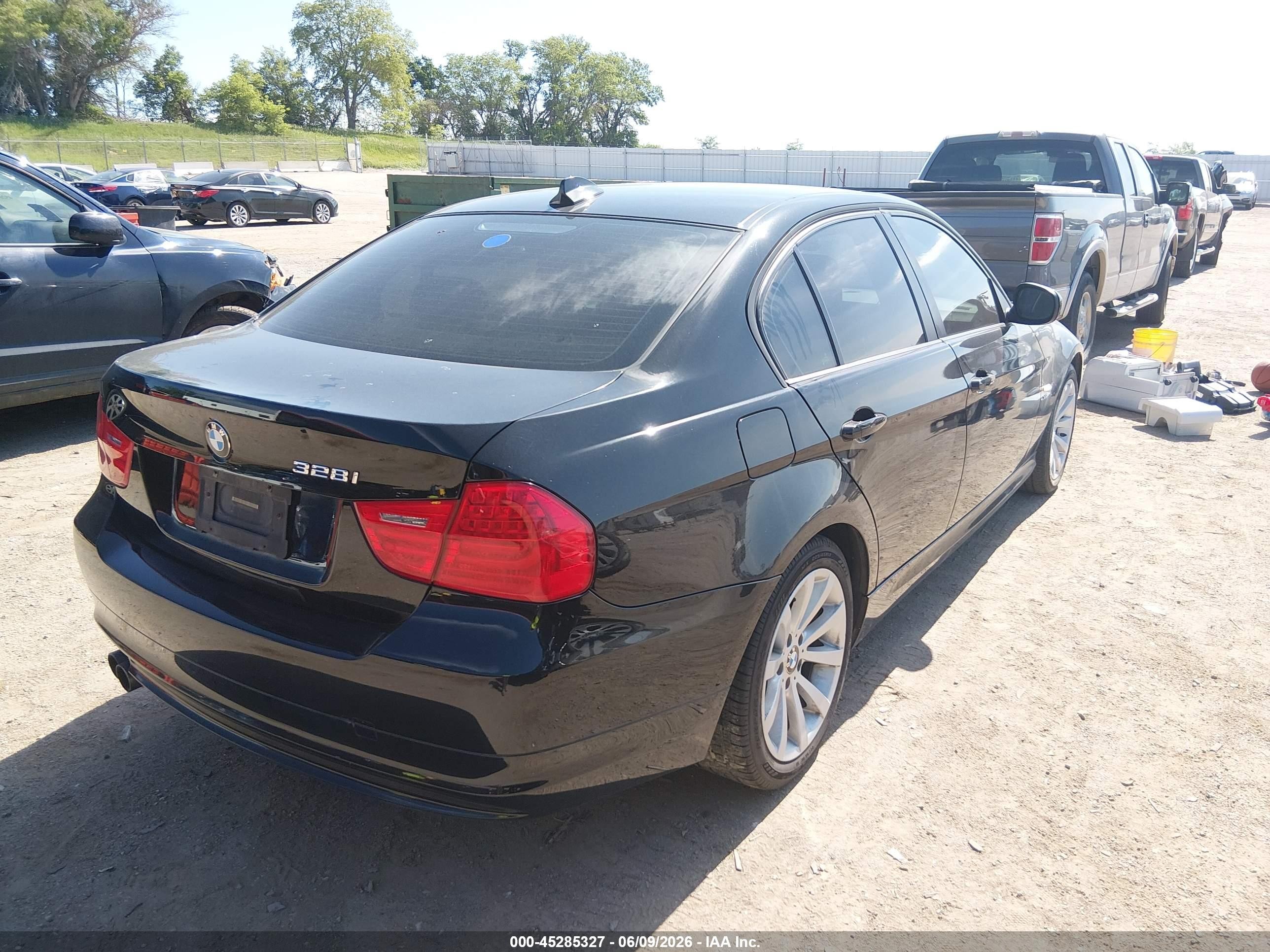 2011 Bmw 328i Xdrive Black vin: WBAPK7C5XBA771519