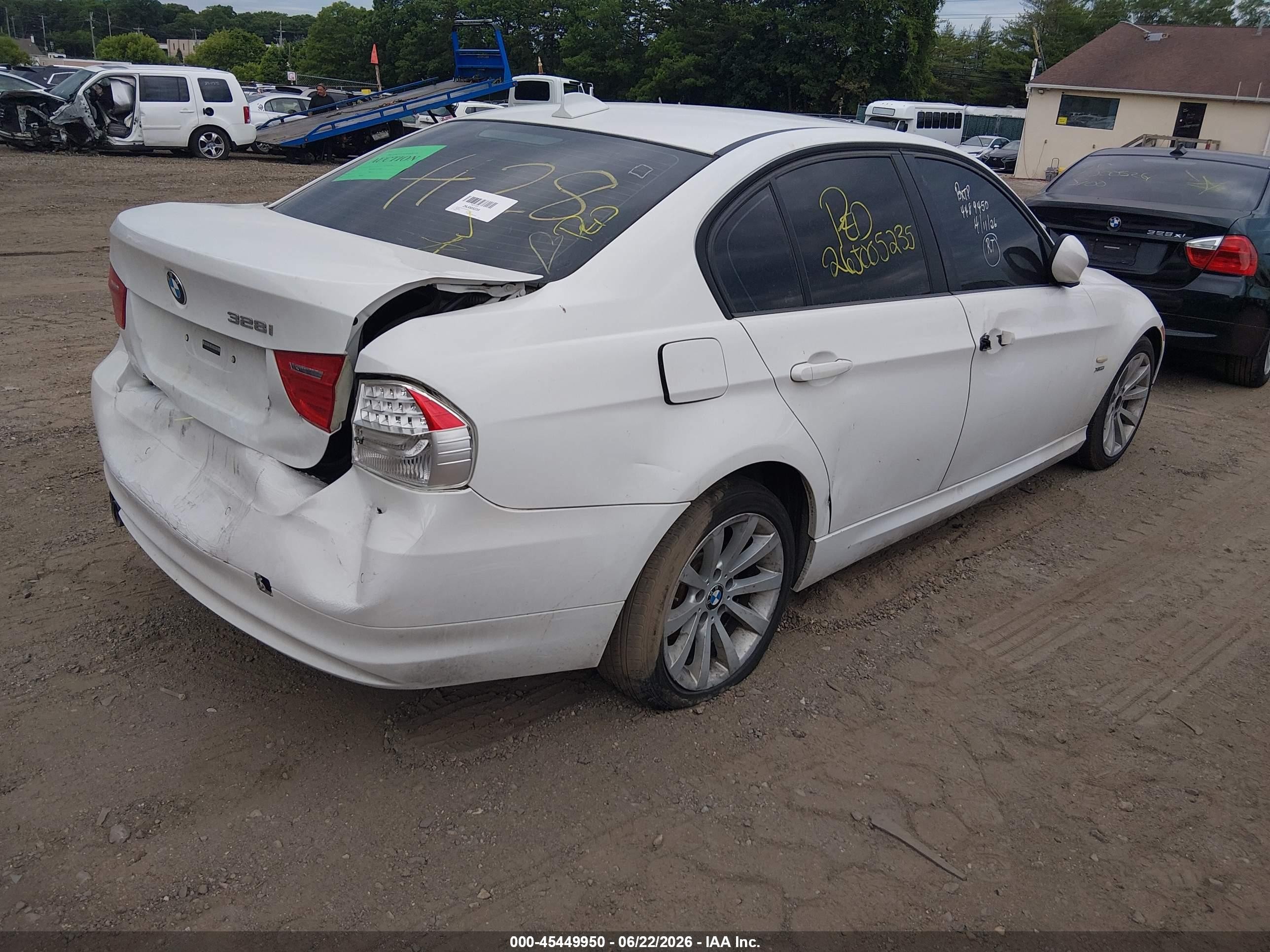 2011 Bmw 328i Xdrive Белый vin: WBAPK7C5XBA971879