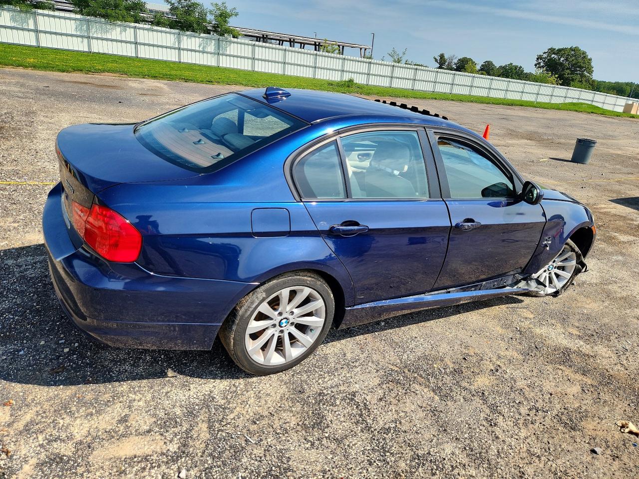 2011 Bmw 328 Xi Blue vin: WBAPK7G50BNN78766