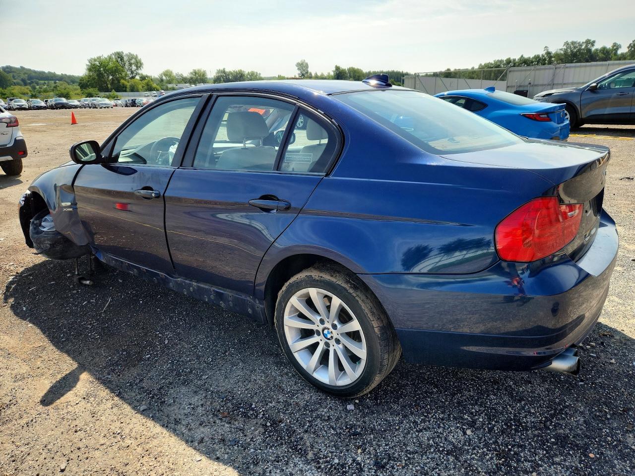 2011 Bmw 328 Xi Blue vin: WBAPK7G50BNN78766
