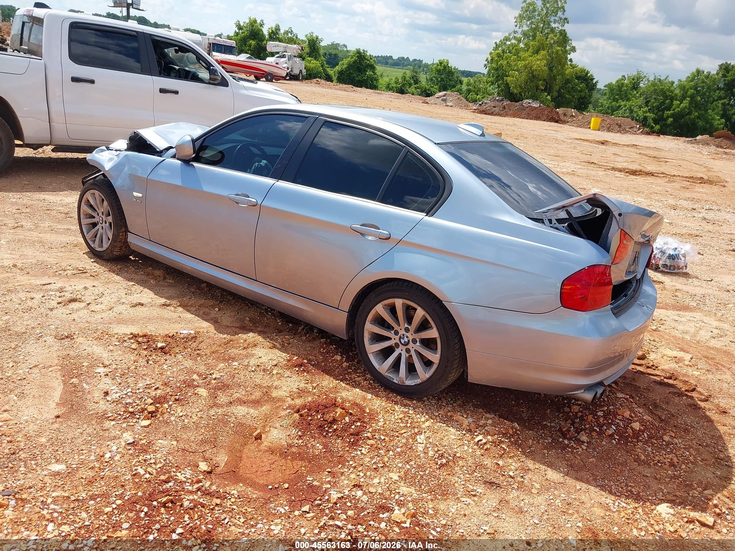 2011 Bmw 328i Xdrive Silver vin: WBAPK7G51BNN85192