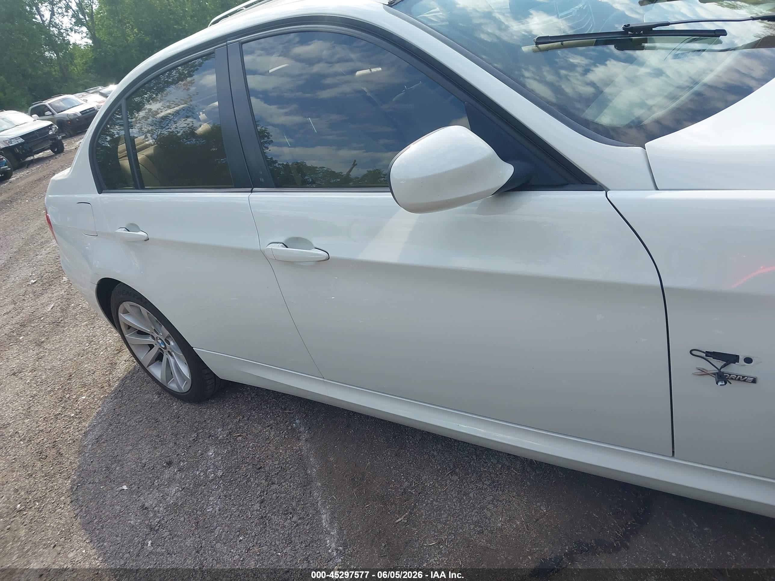 2011 Bmw 328i Xdrive White vin: WBAPK7G57BNN78683