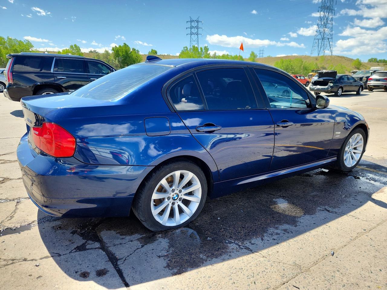 2011 Bmw 328 Xi Blue vin: WBAPK7G57BNN85746