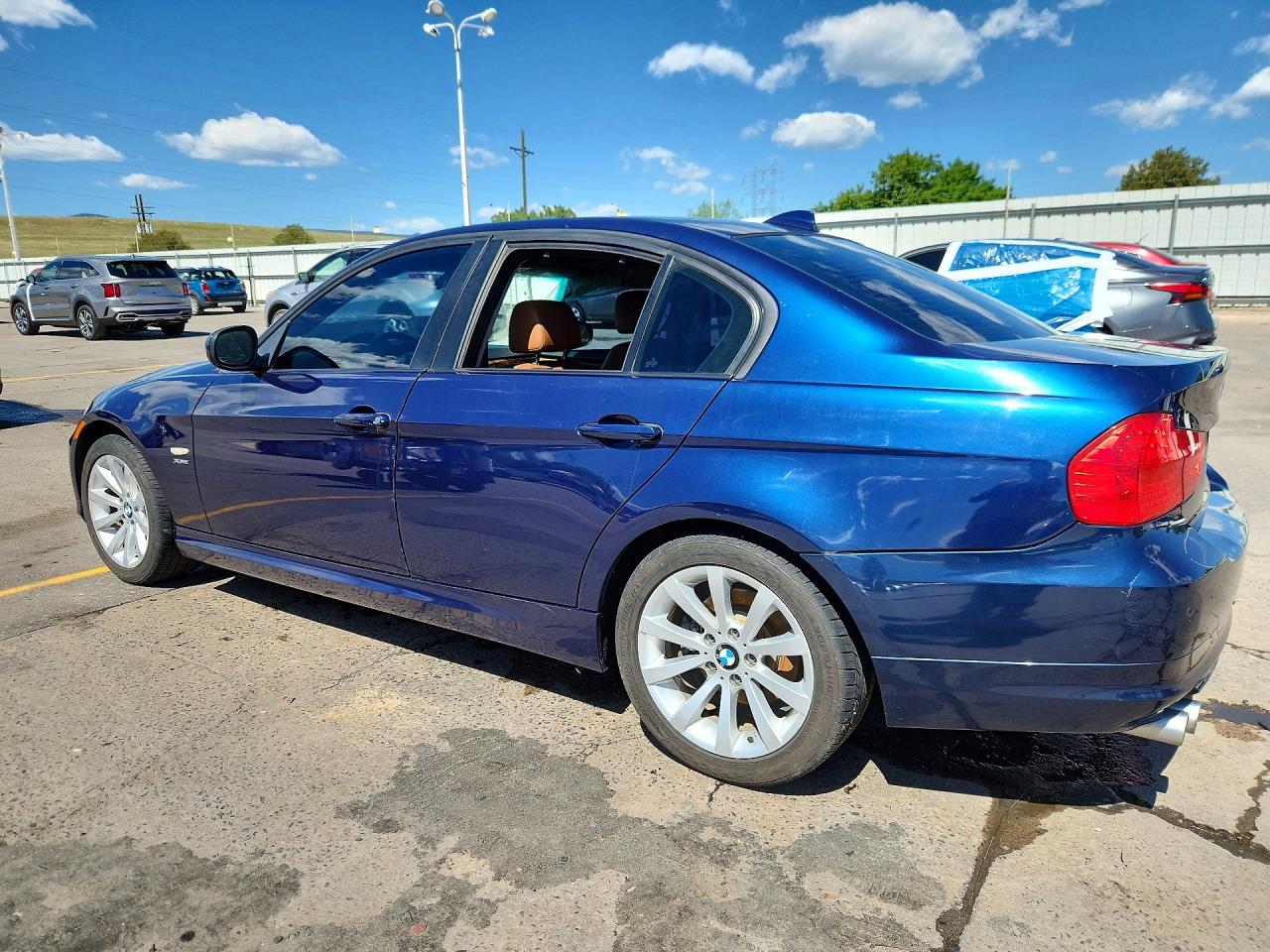 2011 Bmw 328 Xi Blue vin: WBAPK7G57BNN85746