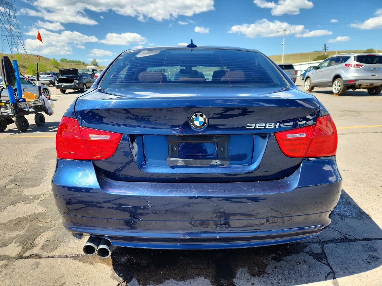 2011 Bmw 328 Xi Blue vin: WBAPK7G57BNN85746