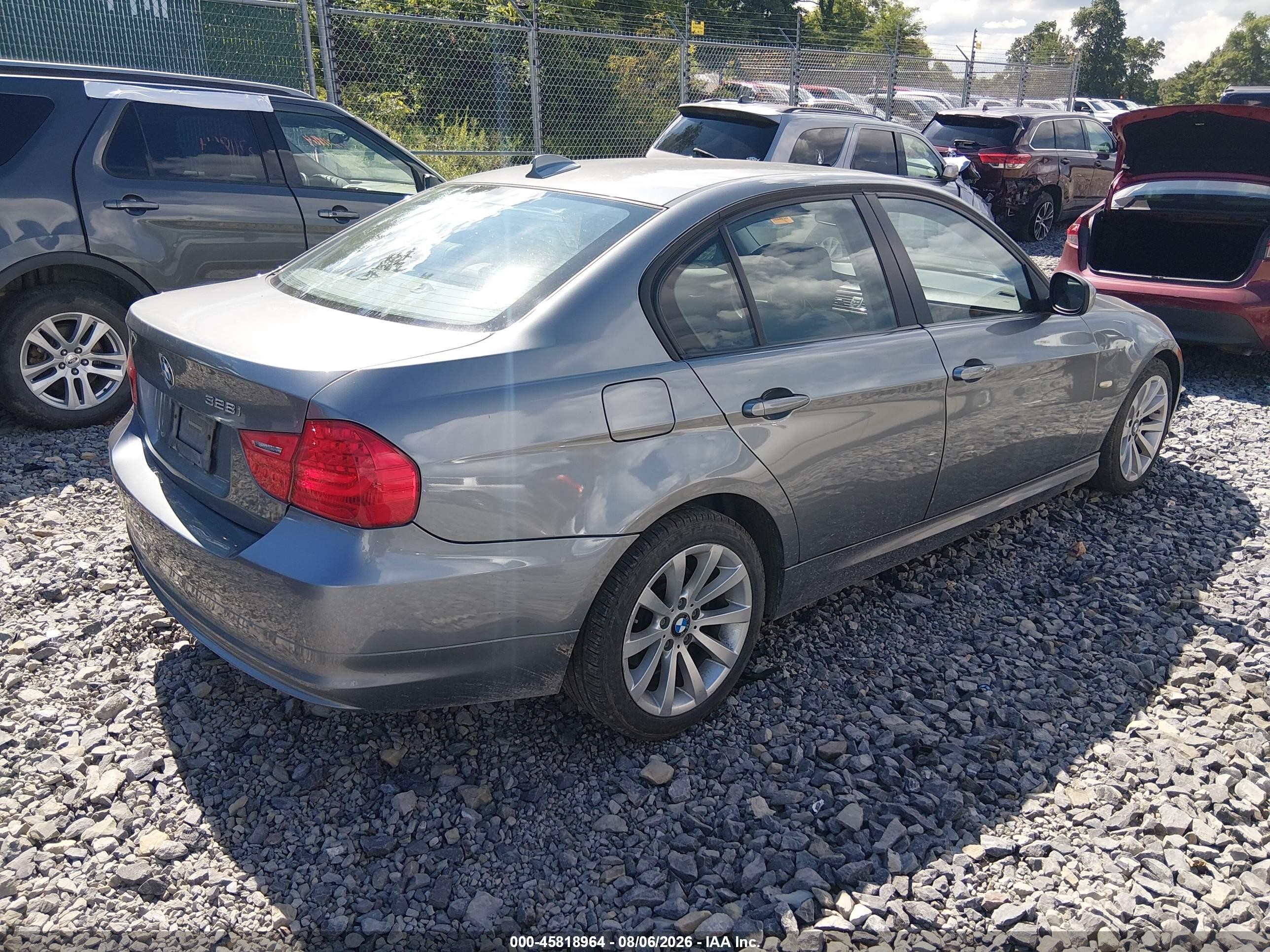 2011 Bmw 328i Xdrive Gray vin: WBAPK7G58BNN77462