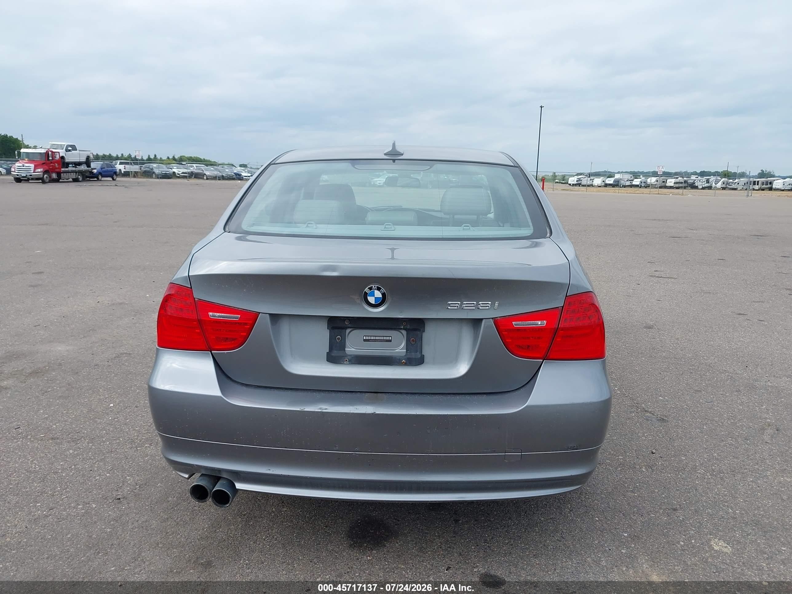 2011 Bmw 328i Xdrive Gray vin: WBAPK7G58BNN78269