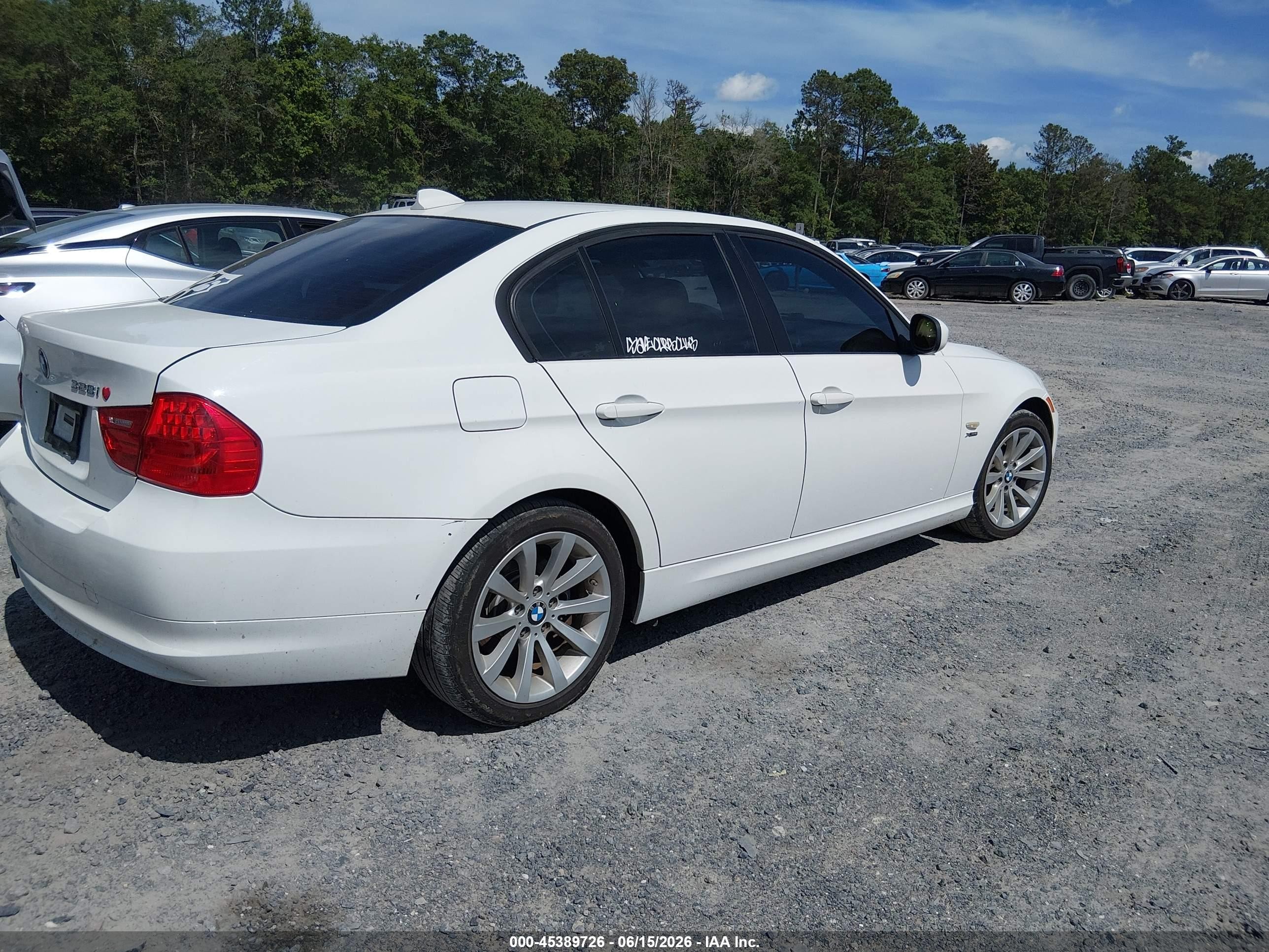 2011 Bmw 328i Xdrive White vin: WBAPK7G59BNN86669