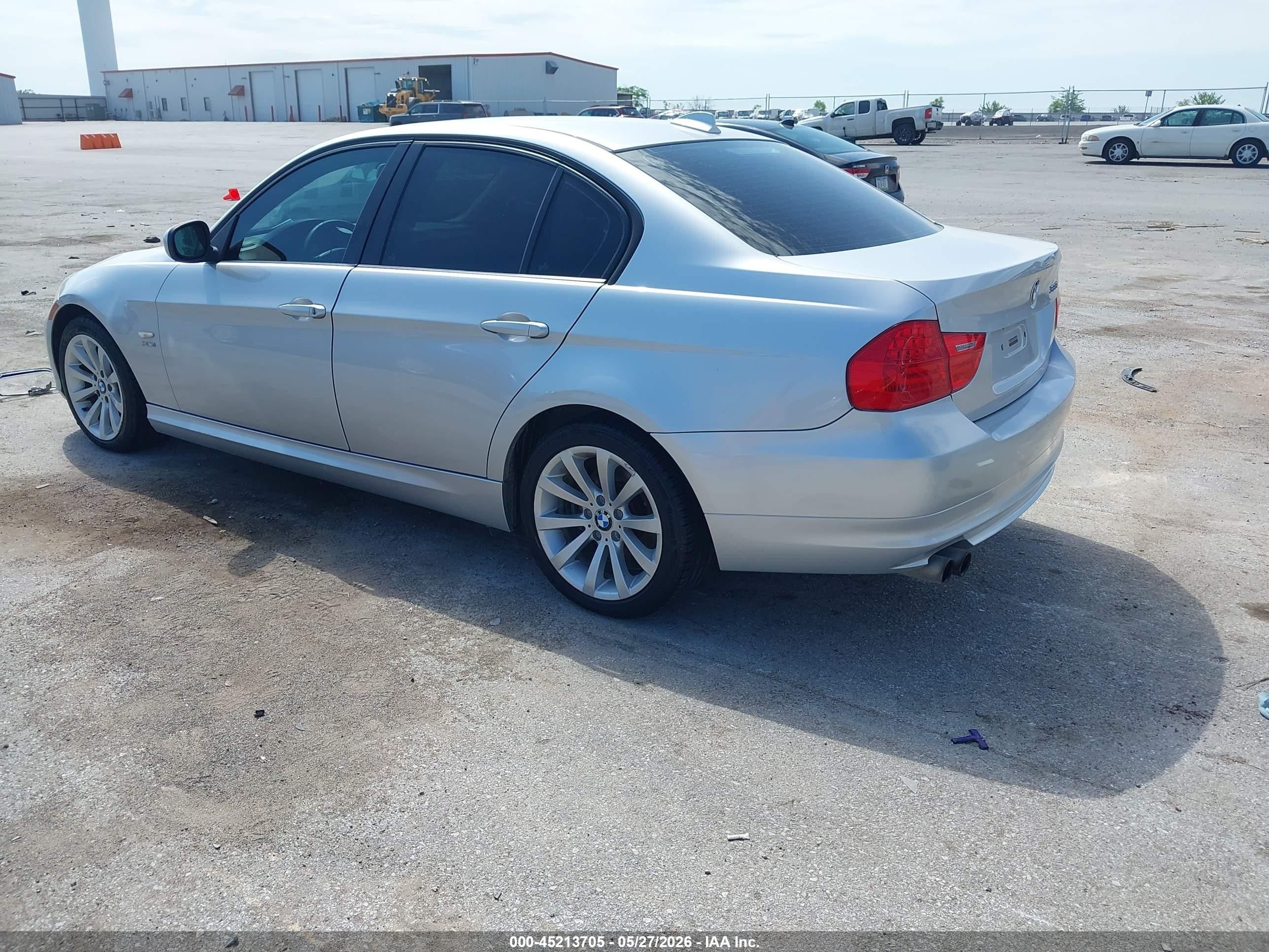 2011 Bmw 328i Xdrive Silver vin: WBAPK7G5XBNN86700