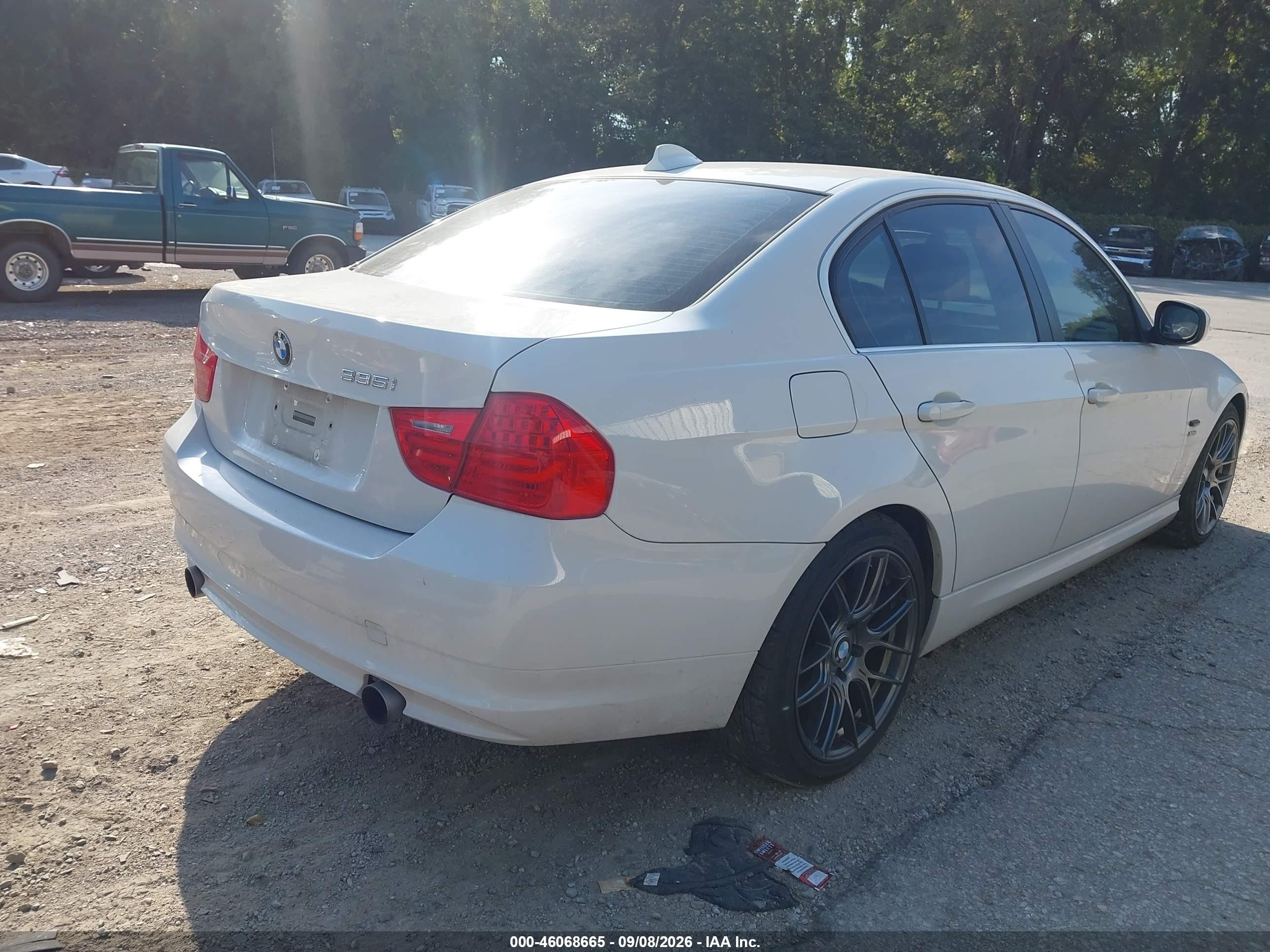 2010 Bmw 335i Xdrive White vin: WBAPL3C51AA407817