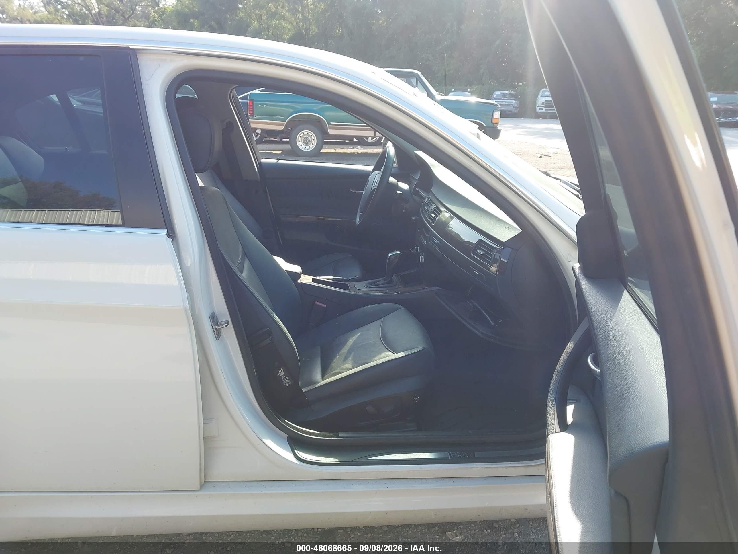 2010 Bmw 335i Xdrive White vin: WBAPL3C51AA407817