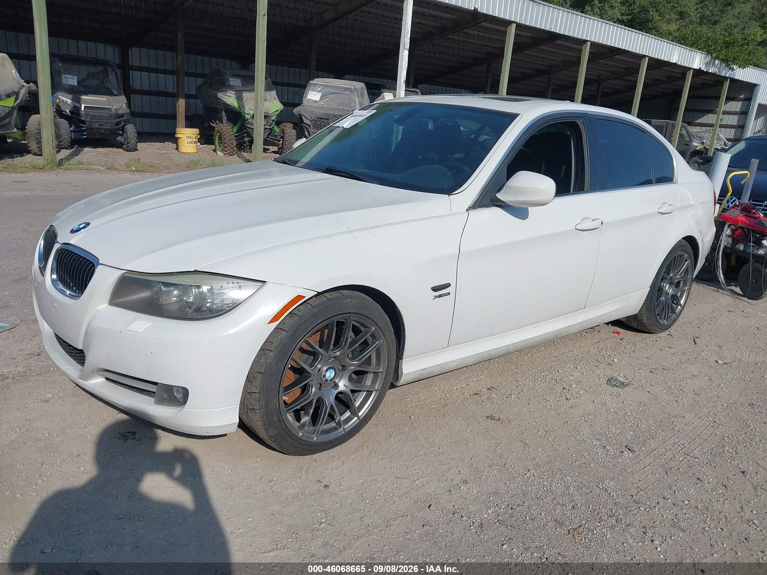 2010 Bmw 335i Xdrive White vin: WBAPL3C51AA407817