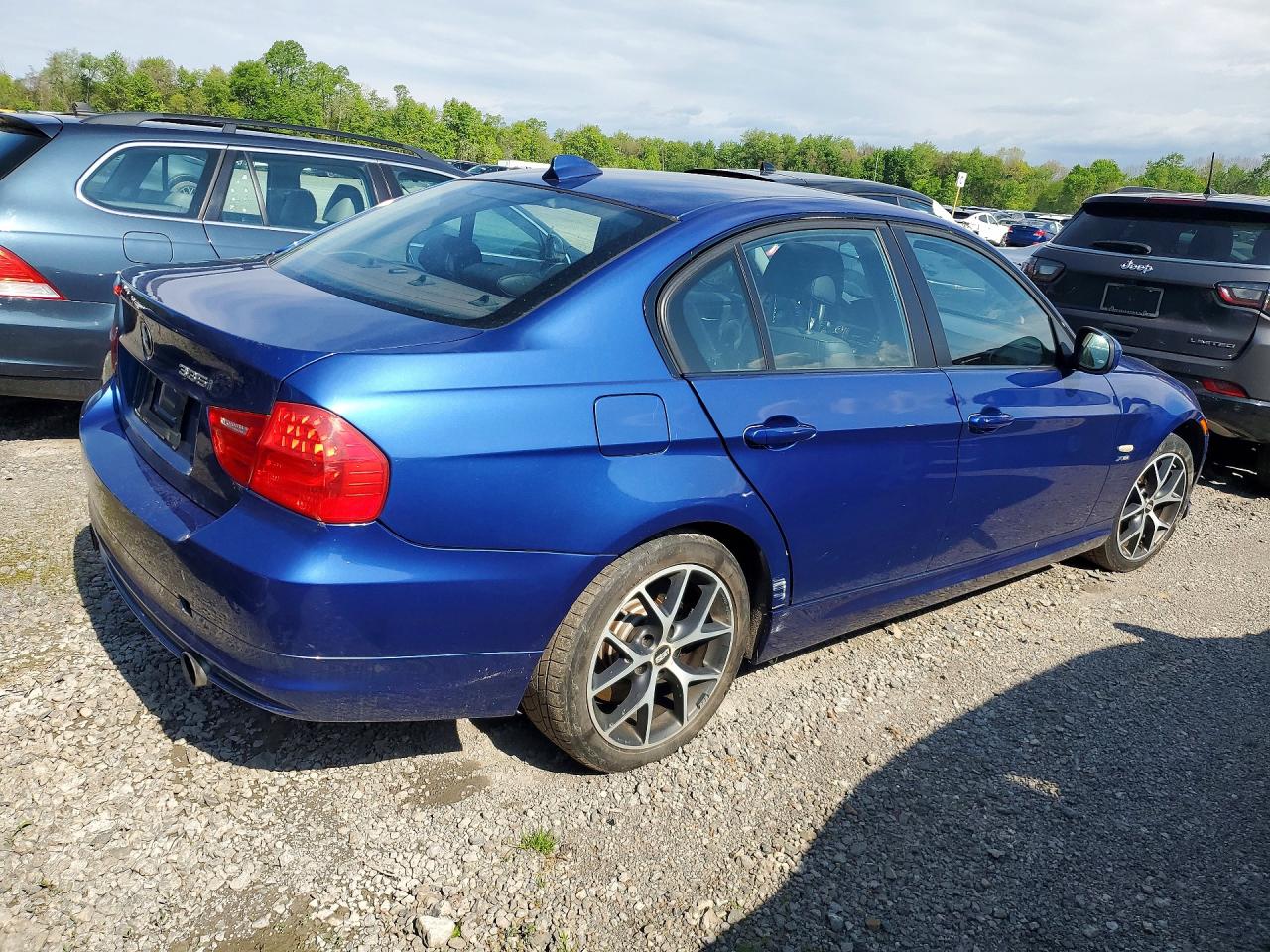 2011 Bmw 335 Xi Blue vin: WBAPL5C54BA918239