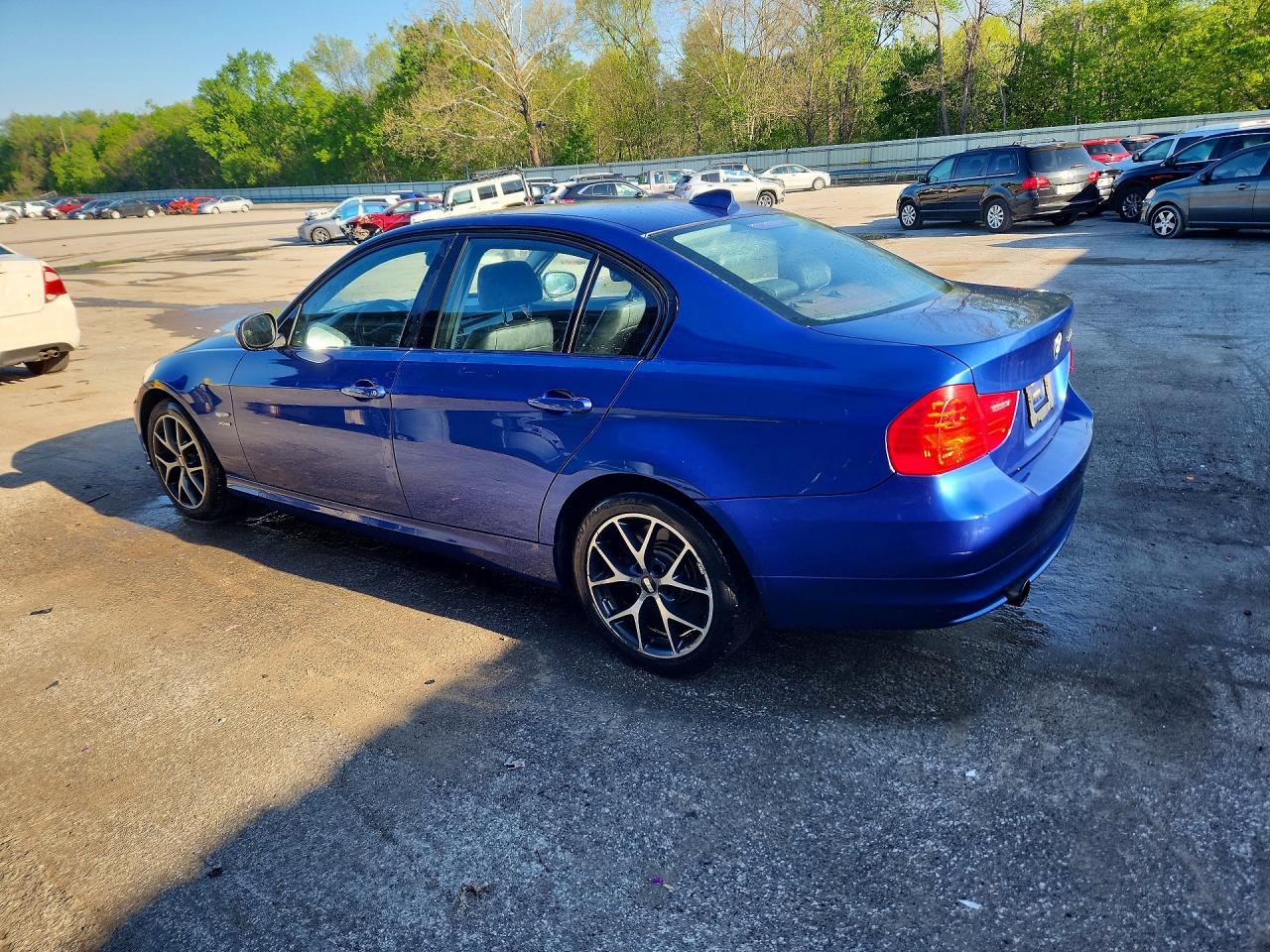 2011 Bmw 335 Xi Blue vin: WBAPL5C54BA918239