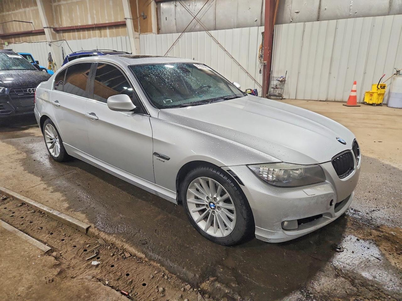 2011 Bmw 335 Xi Silver vin: WBAPL5C54BA920556