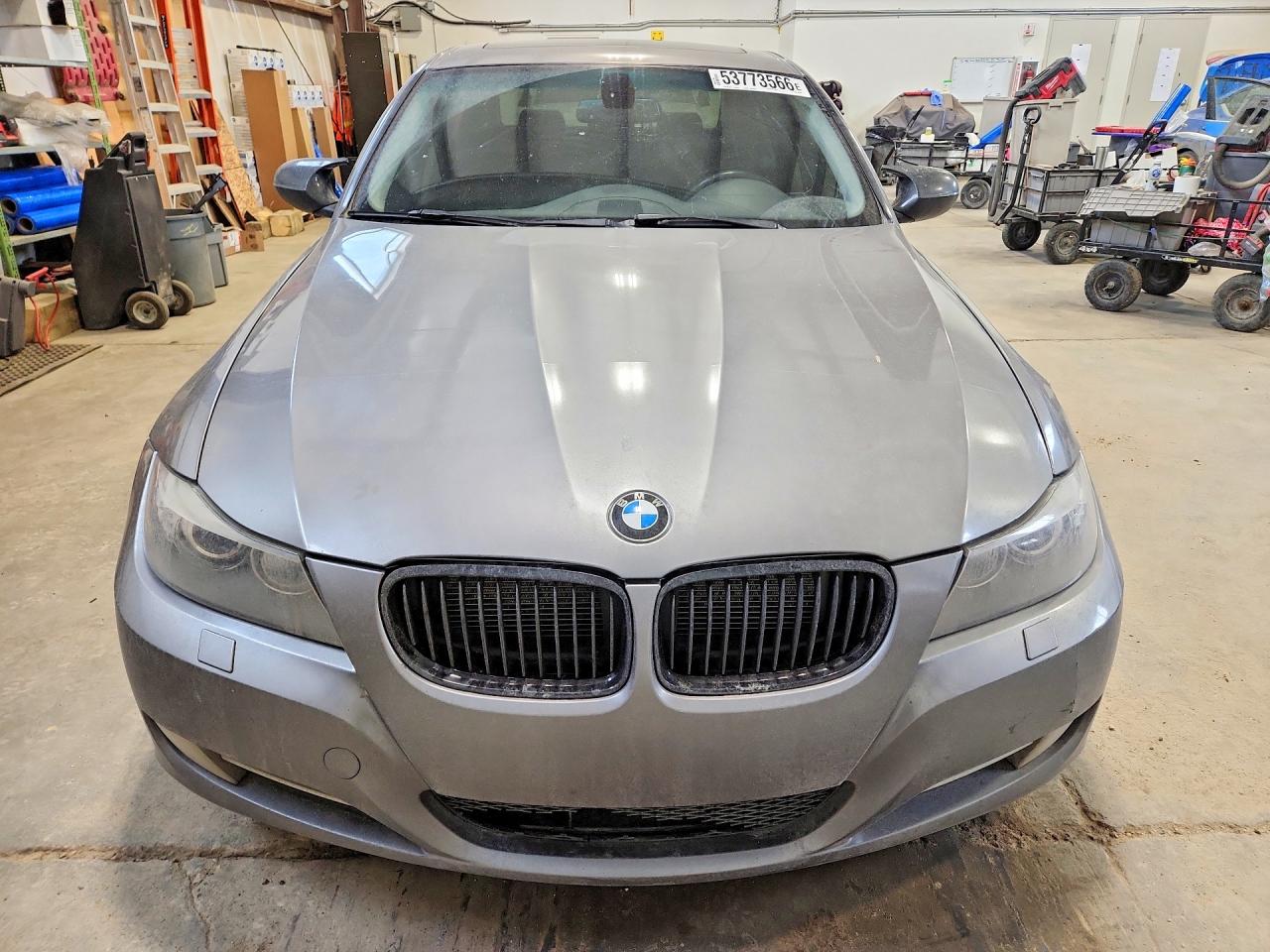 2011 Bmw 335 Xi Серый vin: WBAPL5C56BA921689