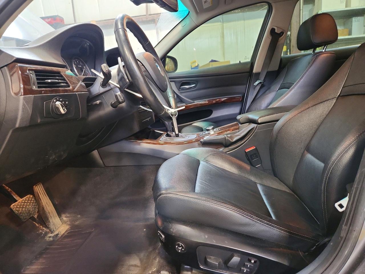 2011 Bmw 335 Xi Серый vin: WBAPL5C56BA921689