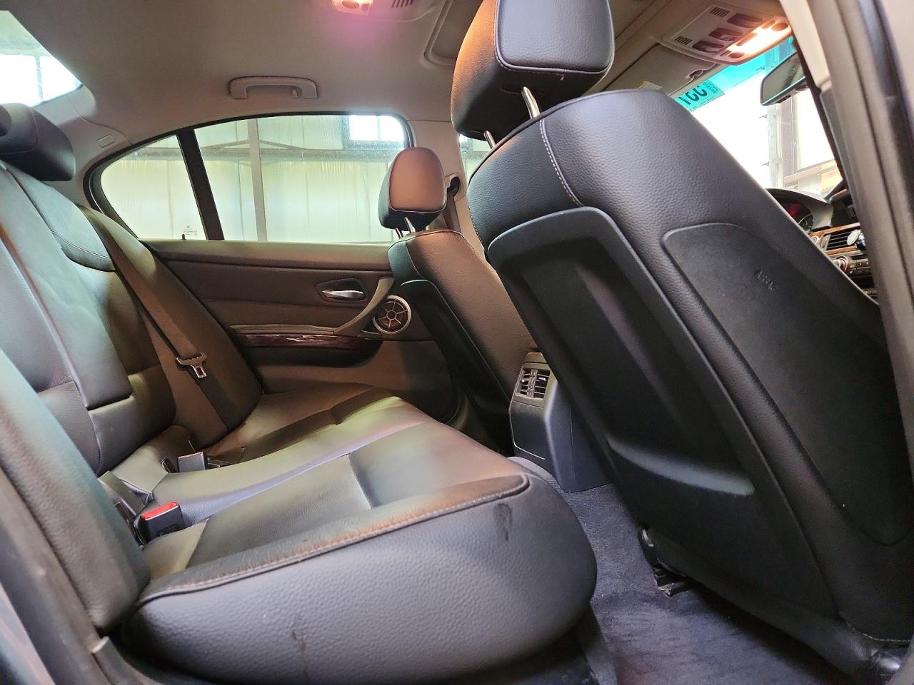 2011 Bmw 335 Xi Серый vin: WBAPL5C56BA921689