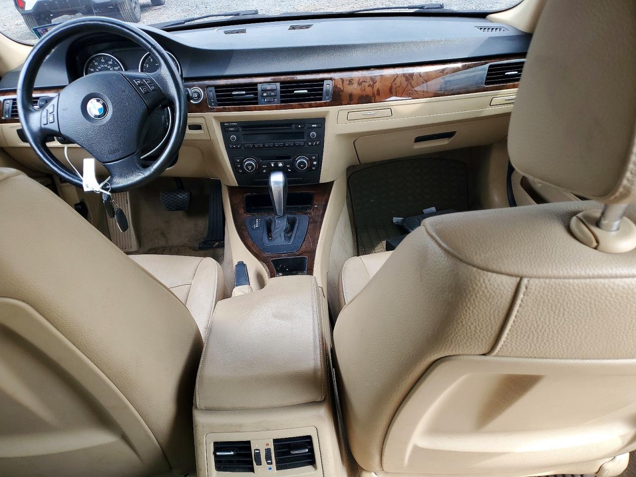 2011 Bmw 335 Xi White vin: WBAPL5C57BA917411