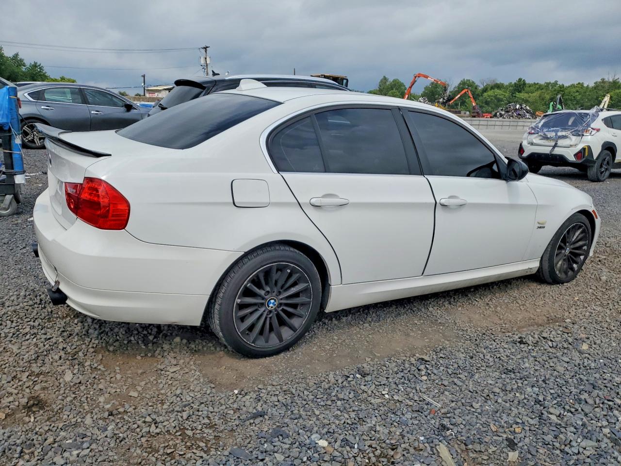 2011 Bmw 335 Xi White vin: WBAPL5C57BA917411