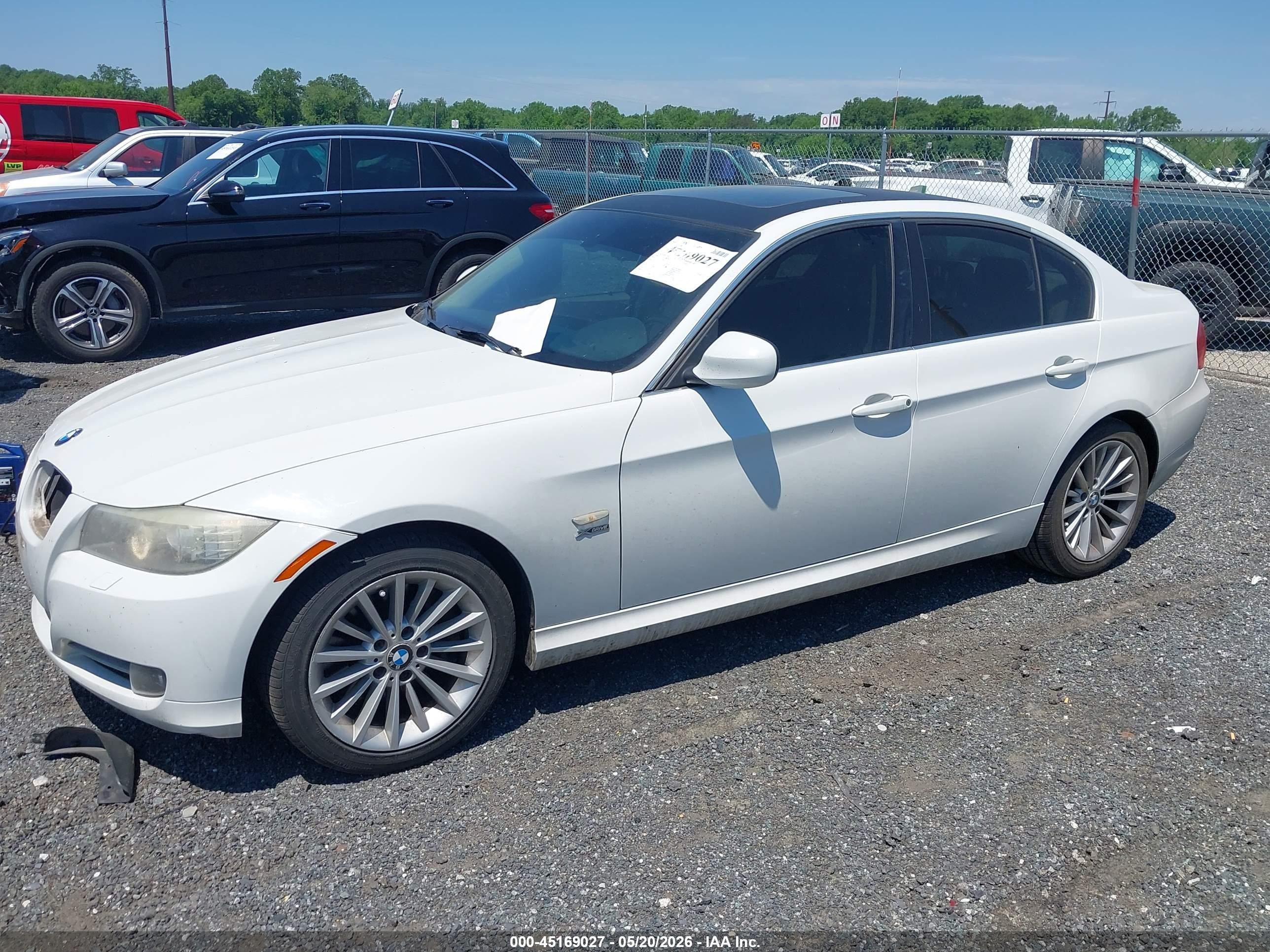 2011 Bmw 335i Xdrive White vin: WBAPL5C58BA918633