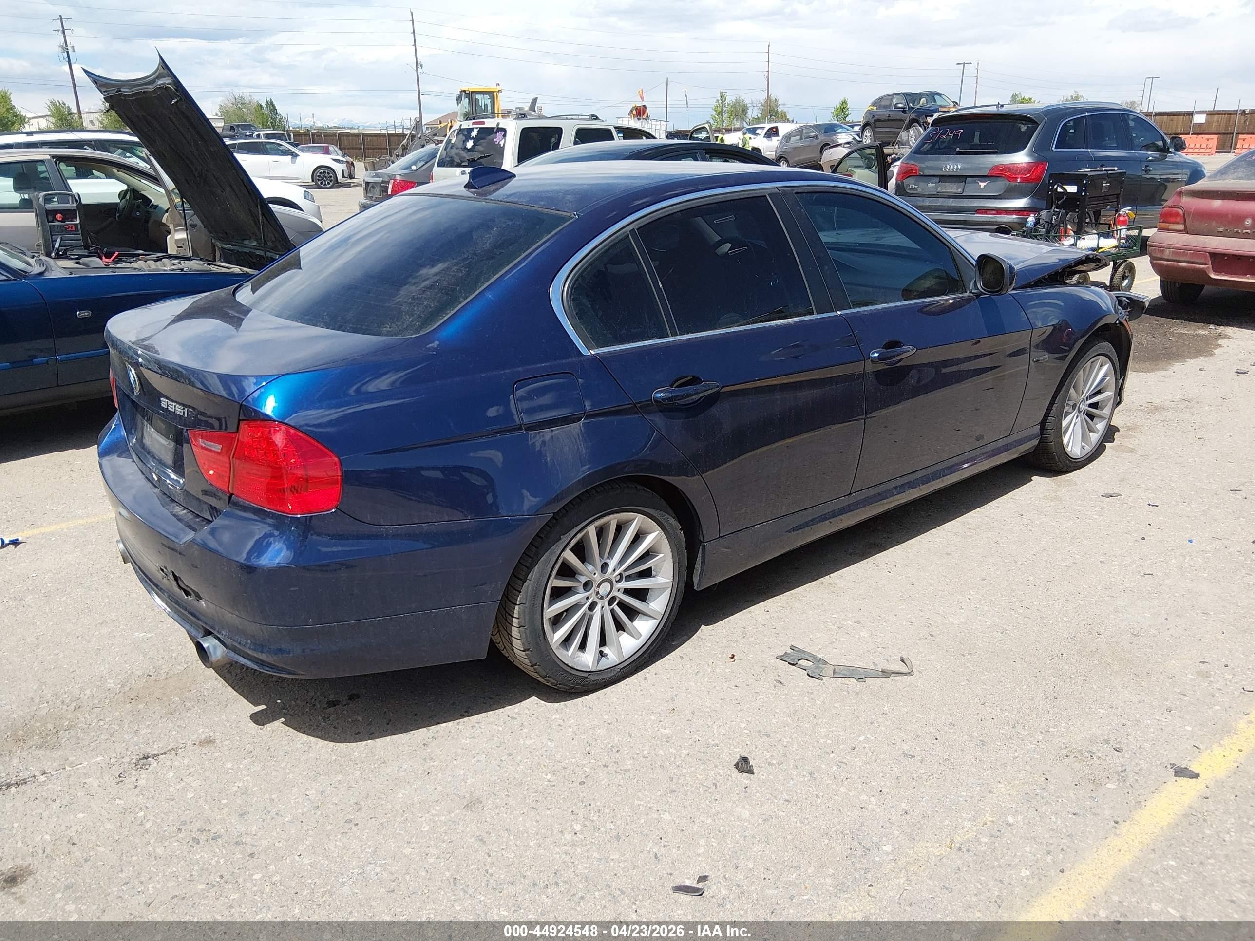2011 Bmw 335i Xdrive Blue vin: WBAPL5C58BA921743