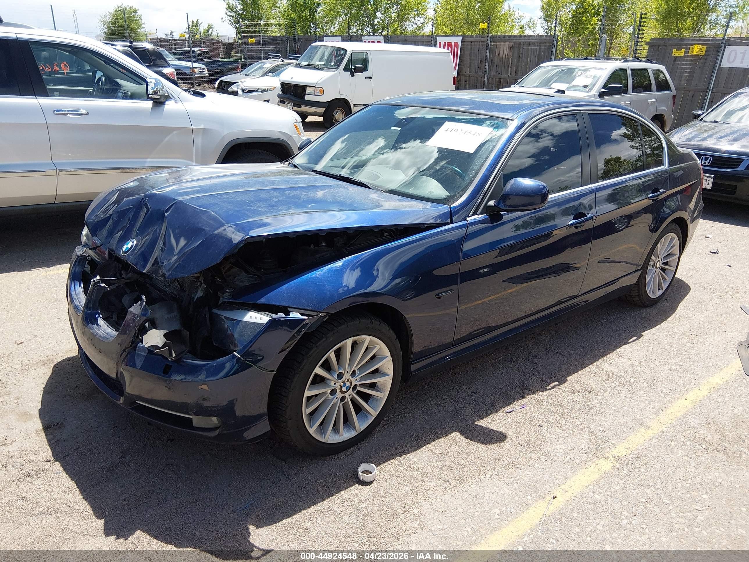 2011 Bmw 335i Xdrive Blue vin: WBAPL5C58BA921743