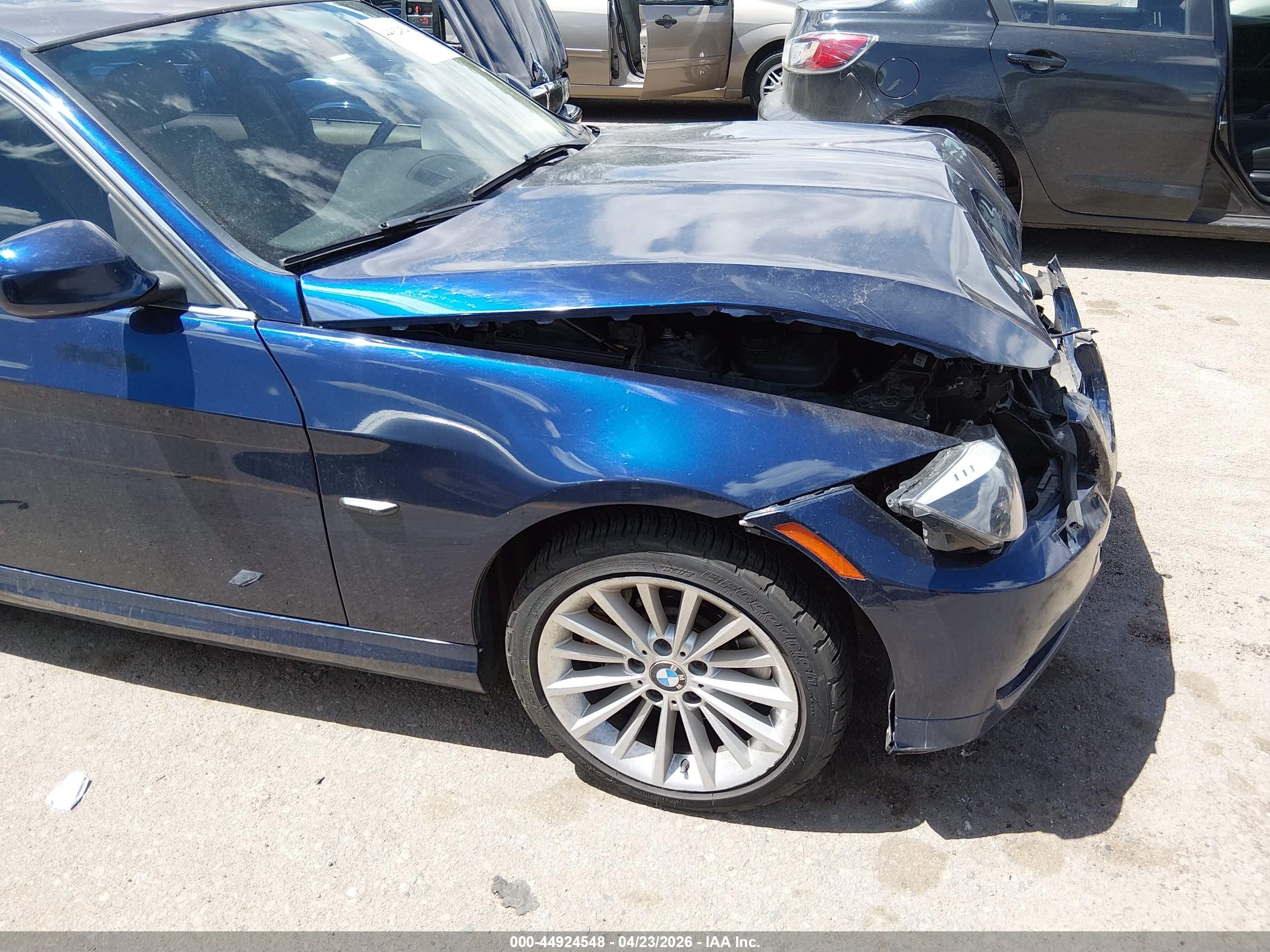 2011 Bmw 335i Xdrive Blue vin: WBAPL5C58BA921743